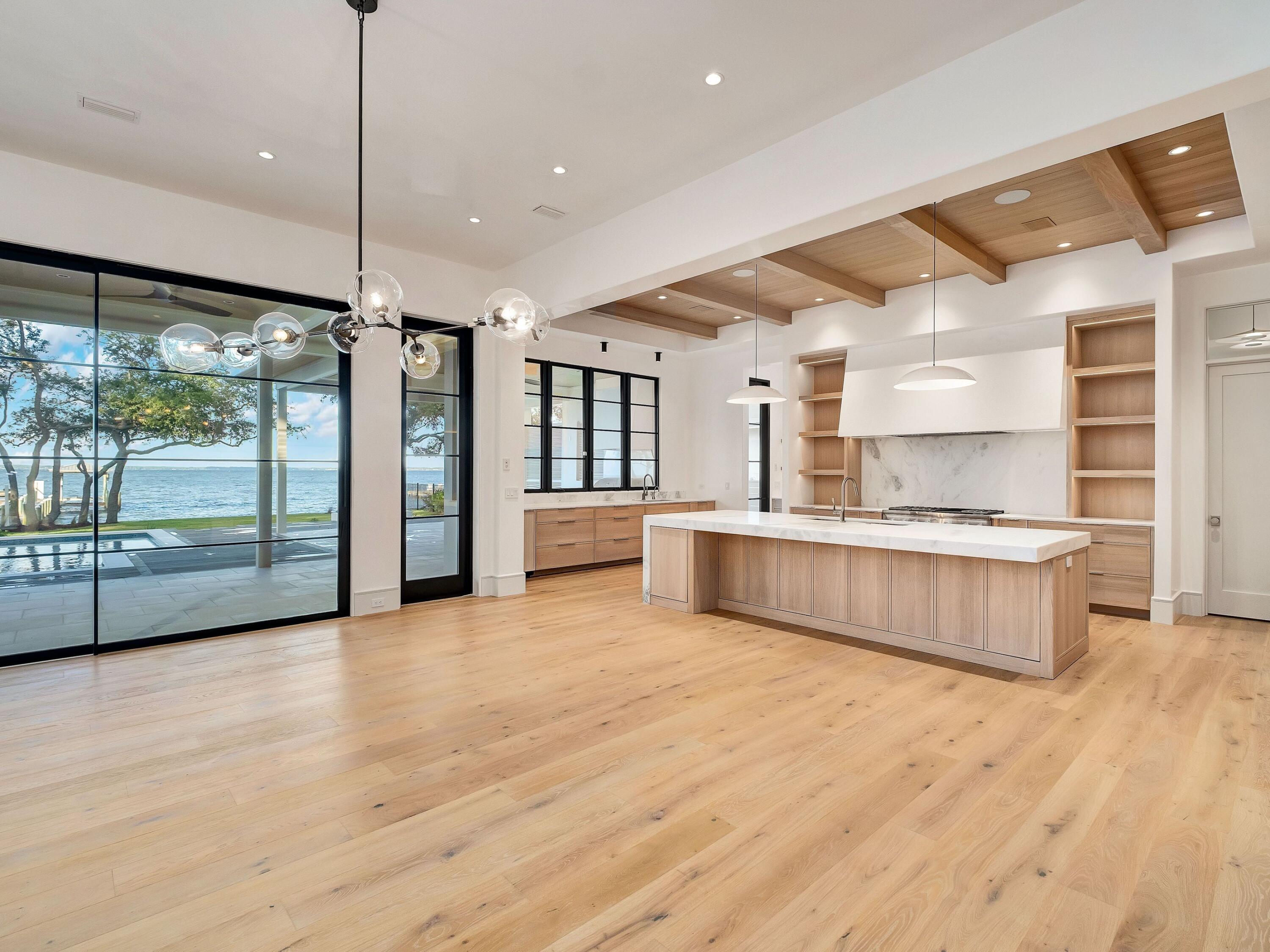 BAY PINES - Residential