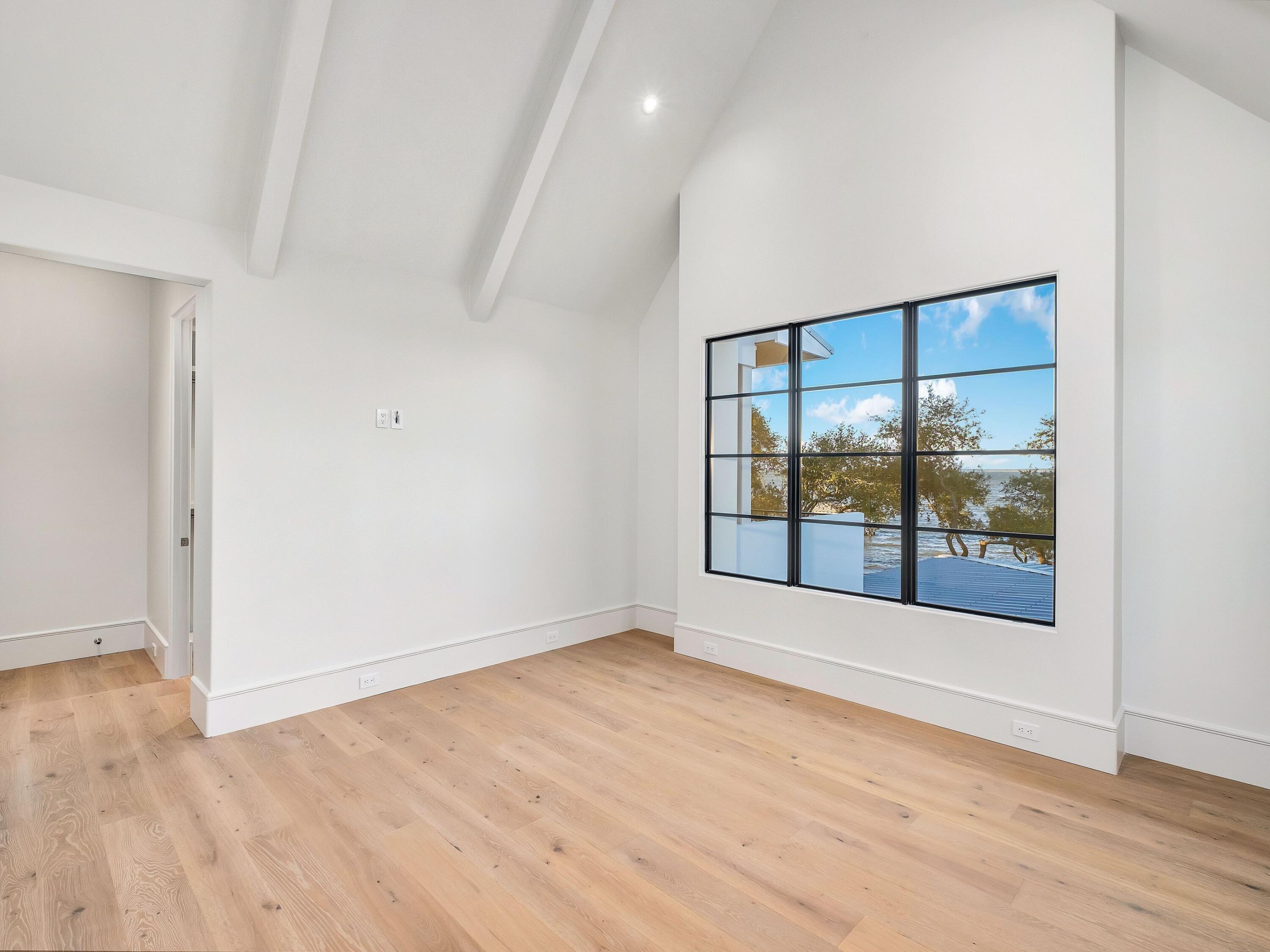 BAY PINES - Residential