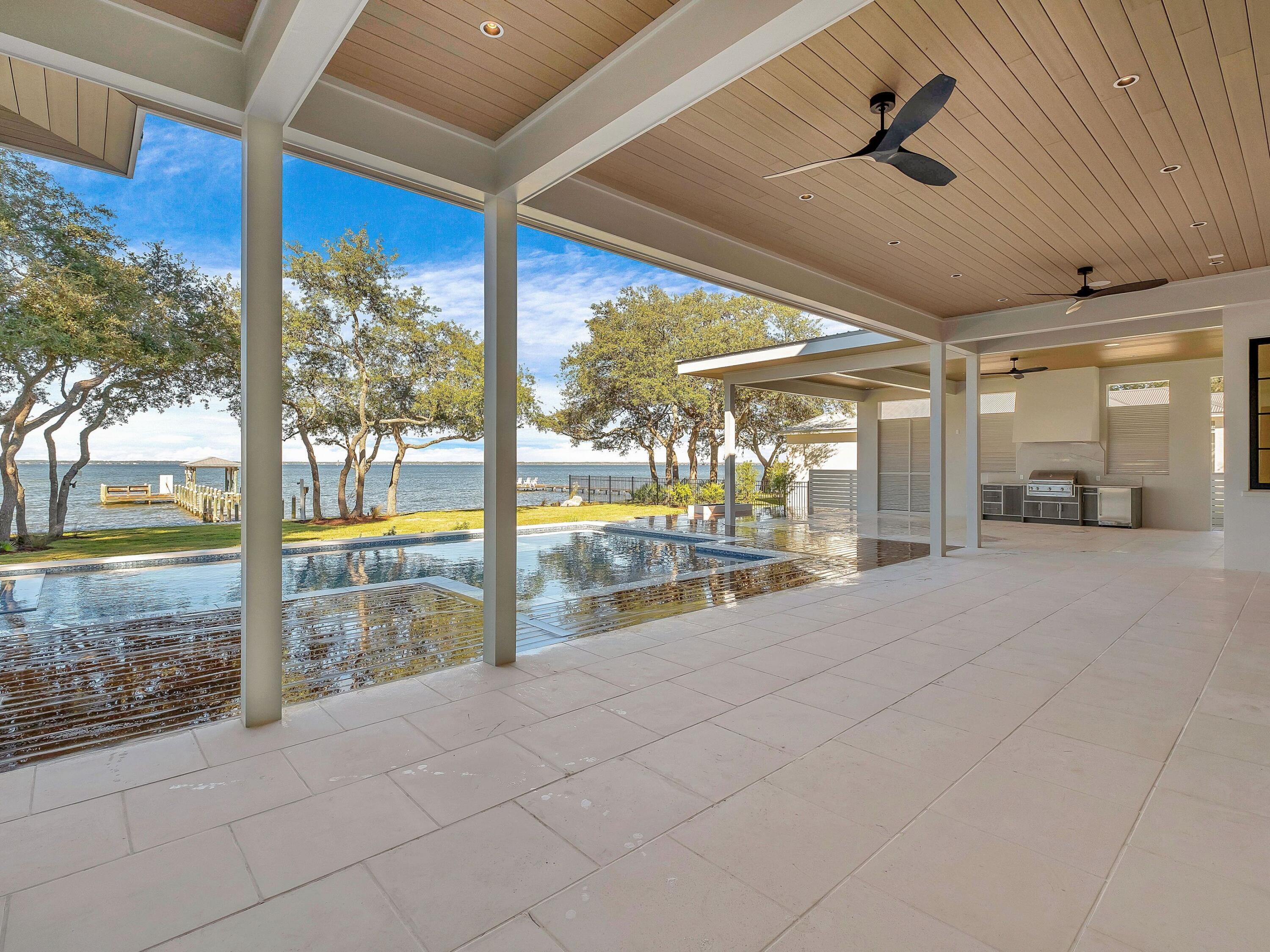 BAY PINES - Residential