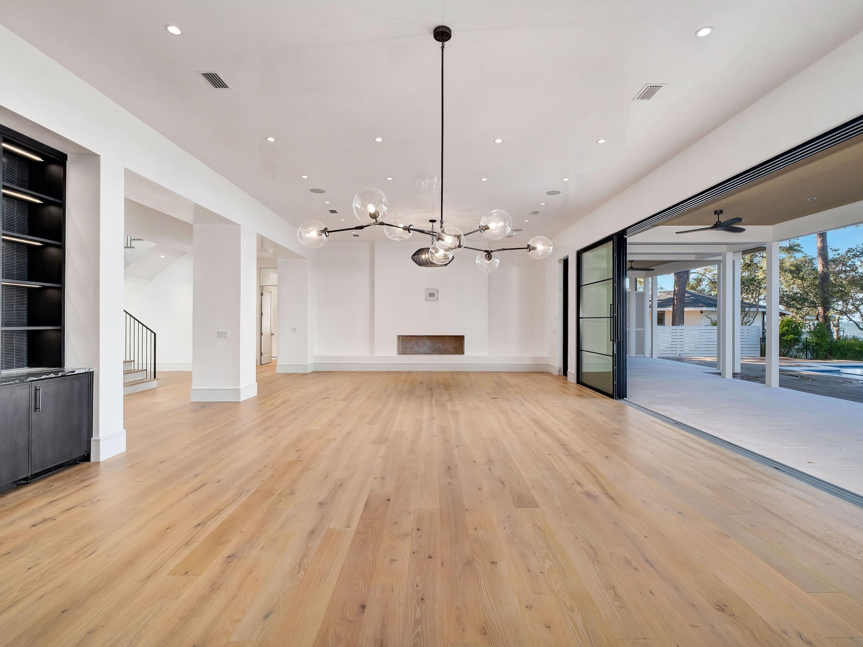 BAY PINES - Residential