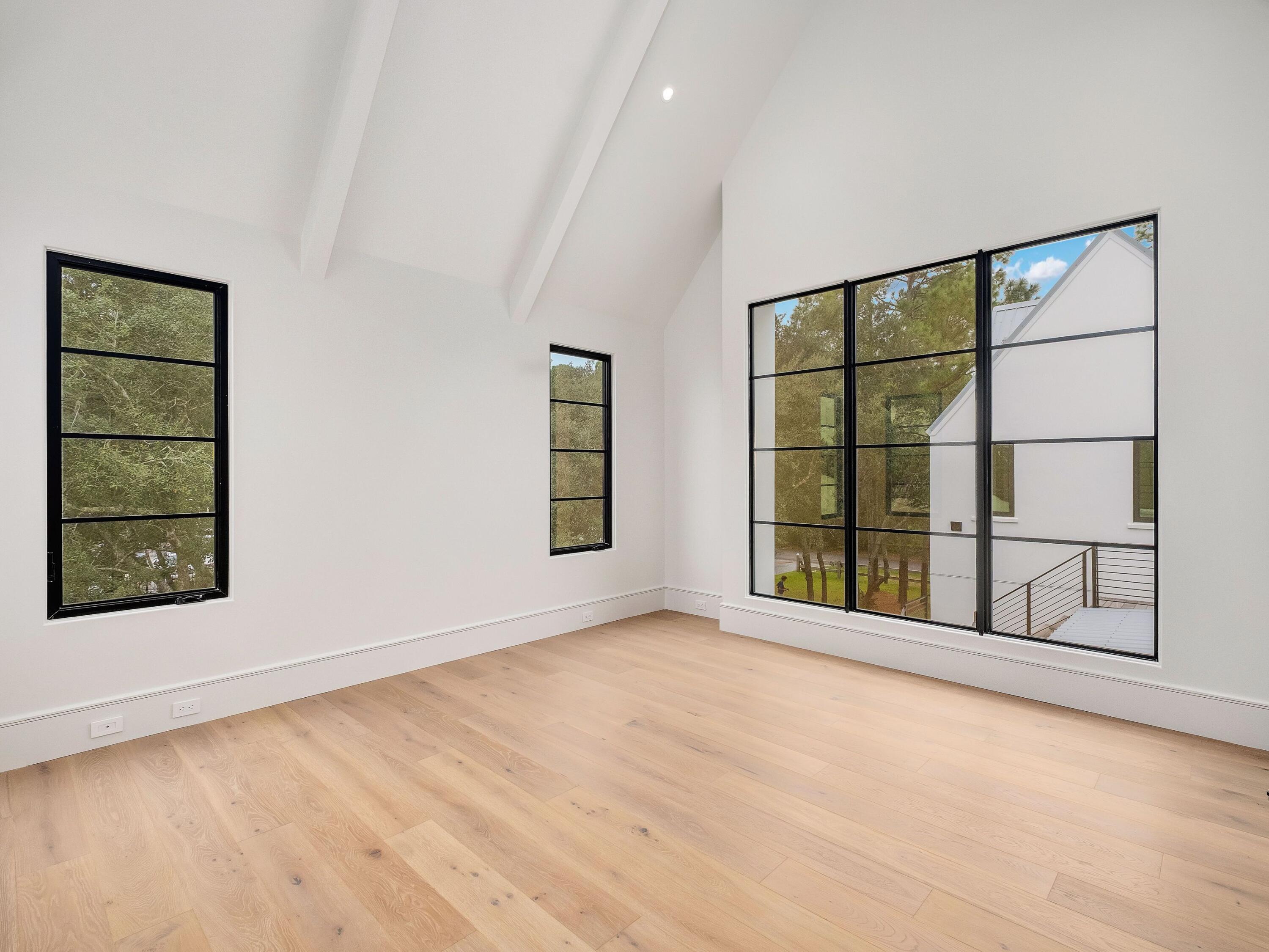 BAY PINES - Residential