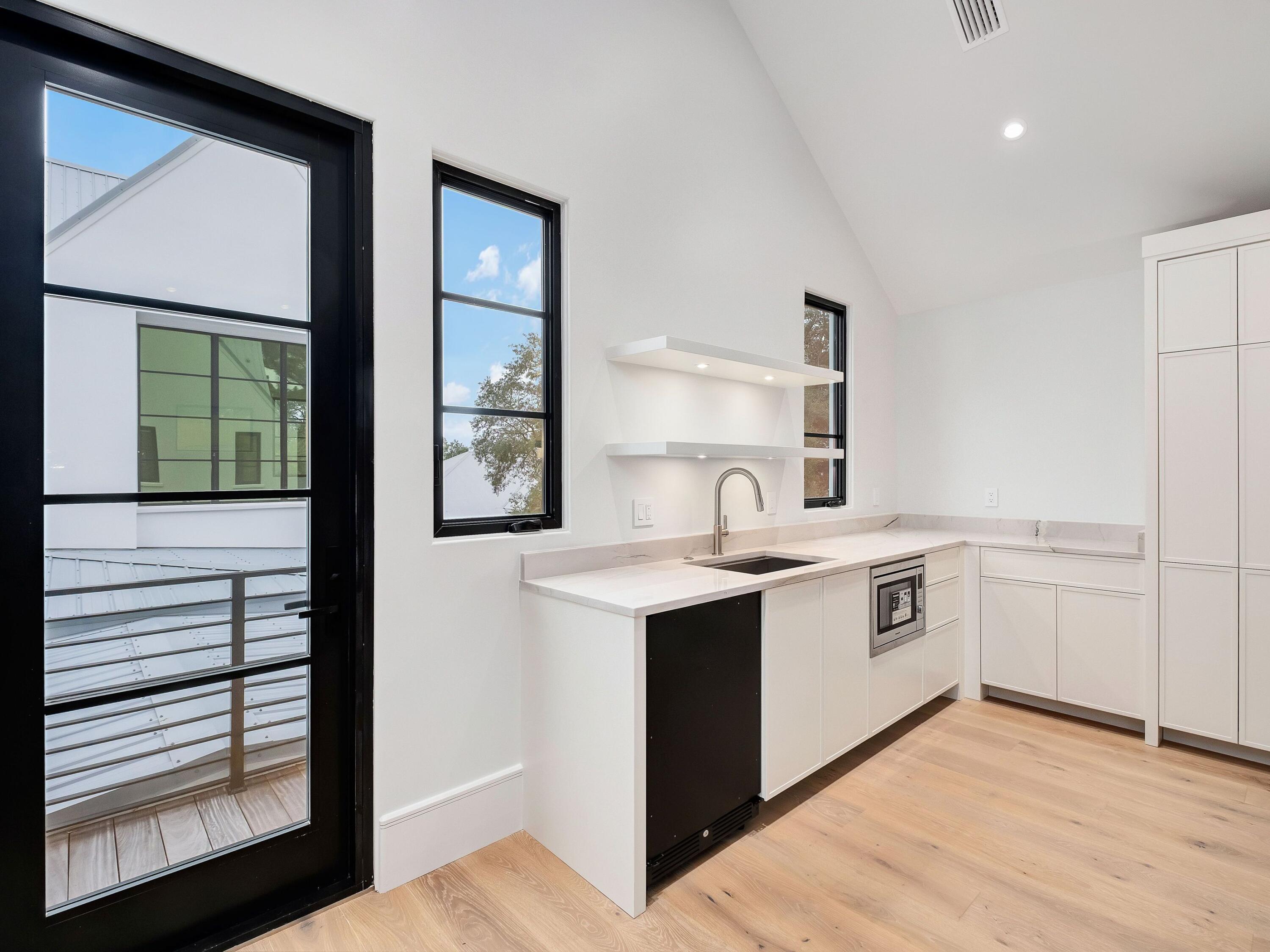 BAY PINES - Residential