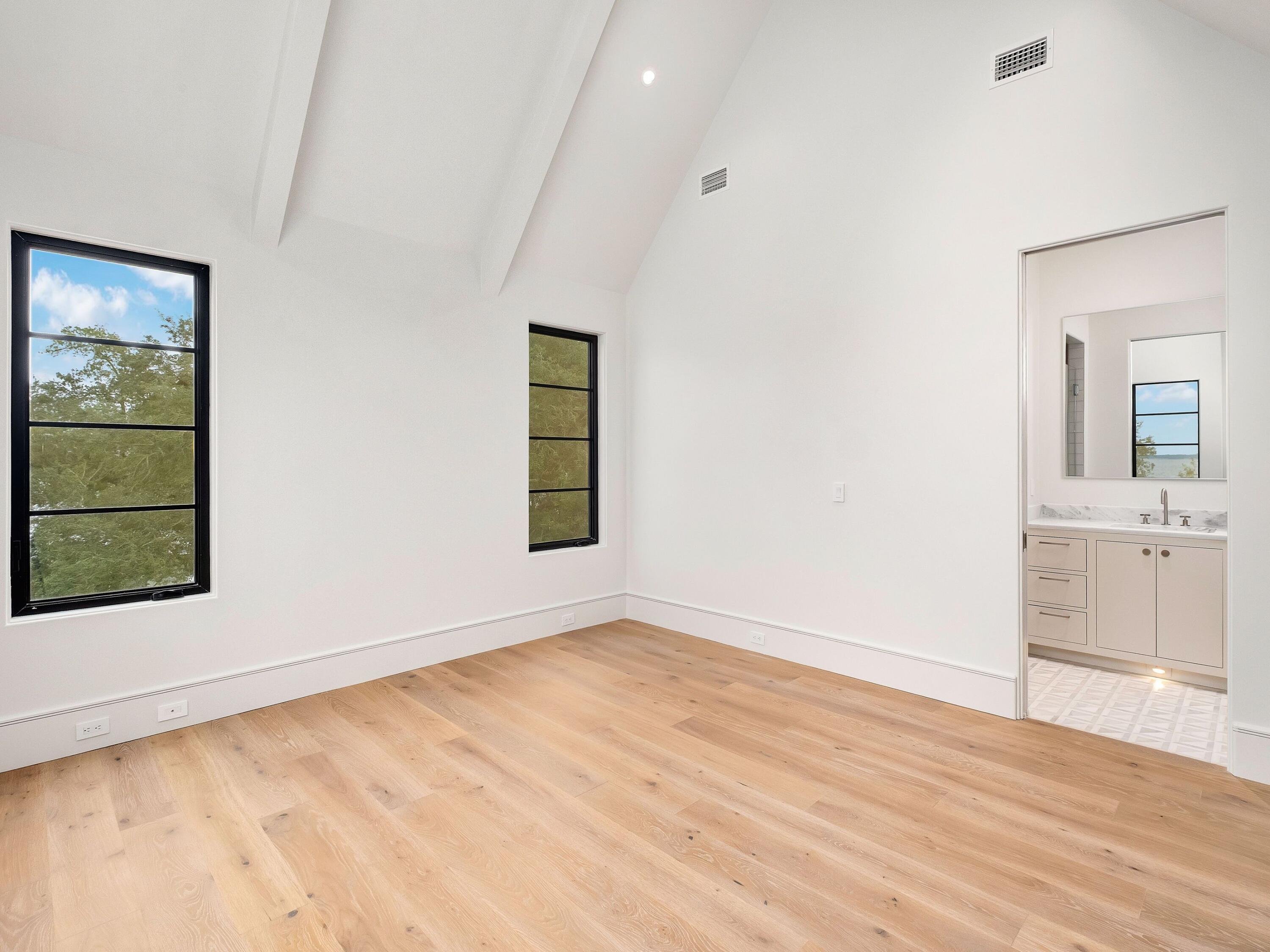 BAY PINES - Residential