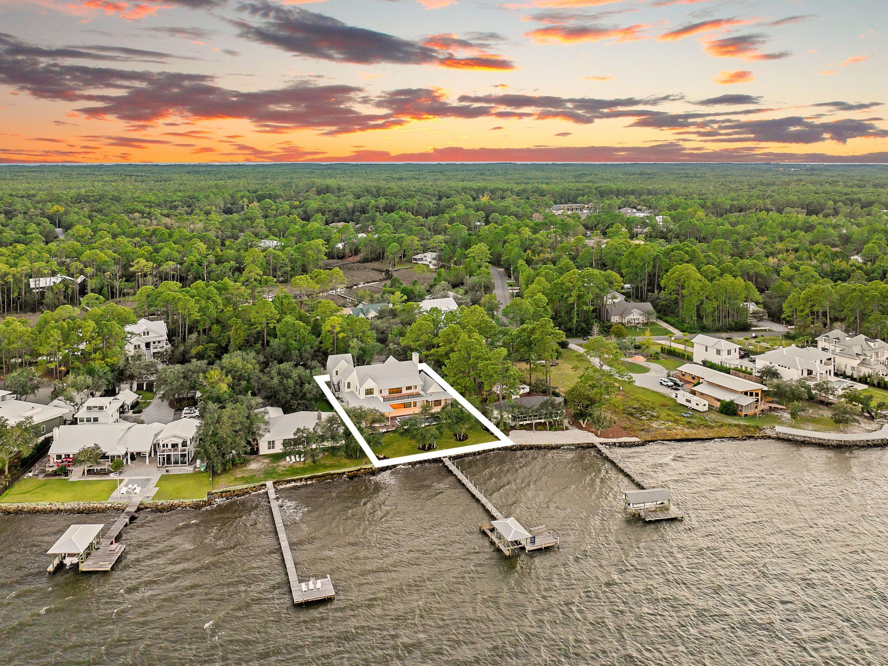 BAY PINES - Residential