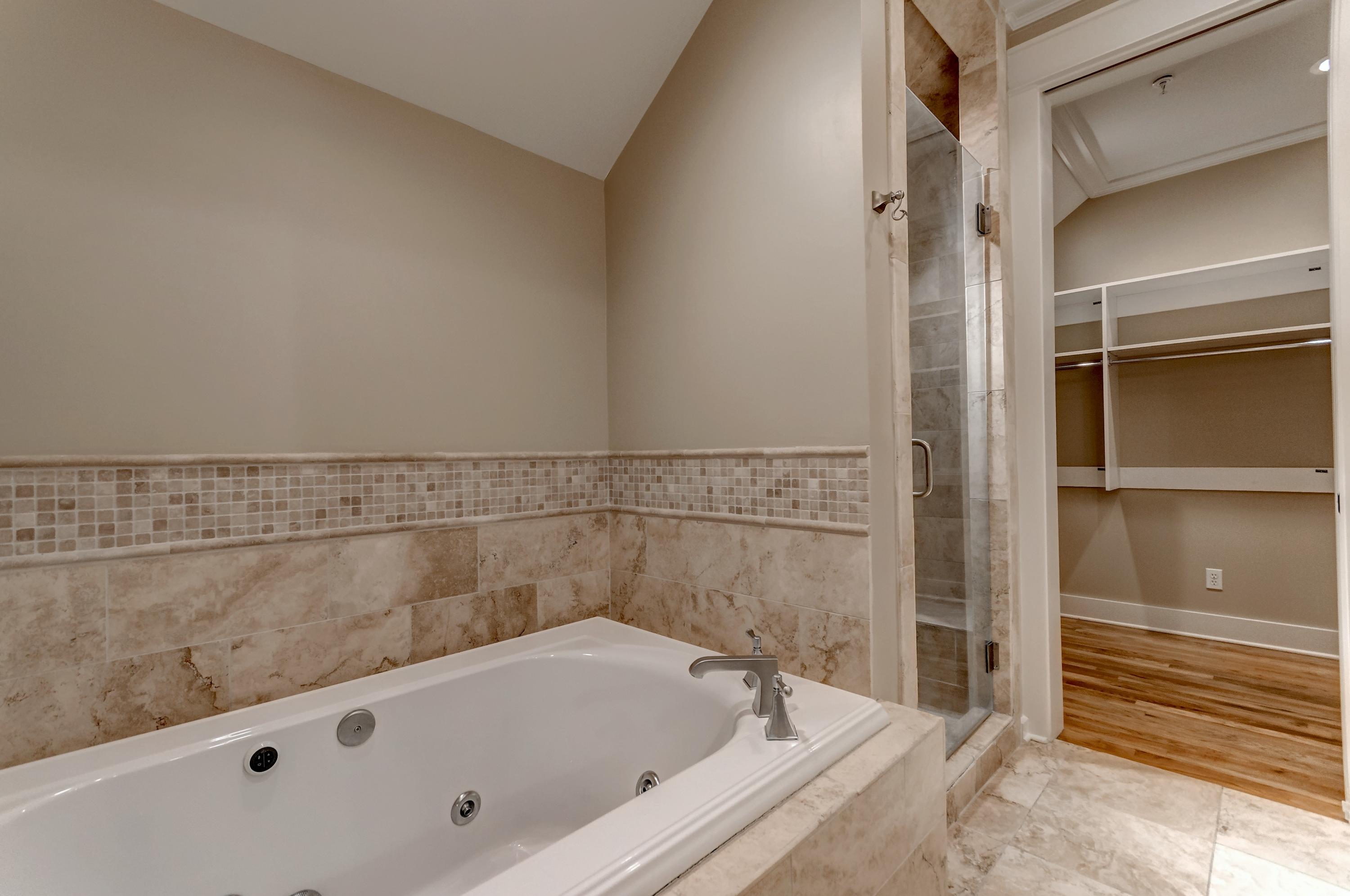 WILD HERON - THE COURTS - Residential