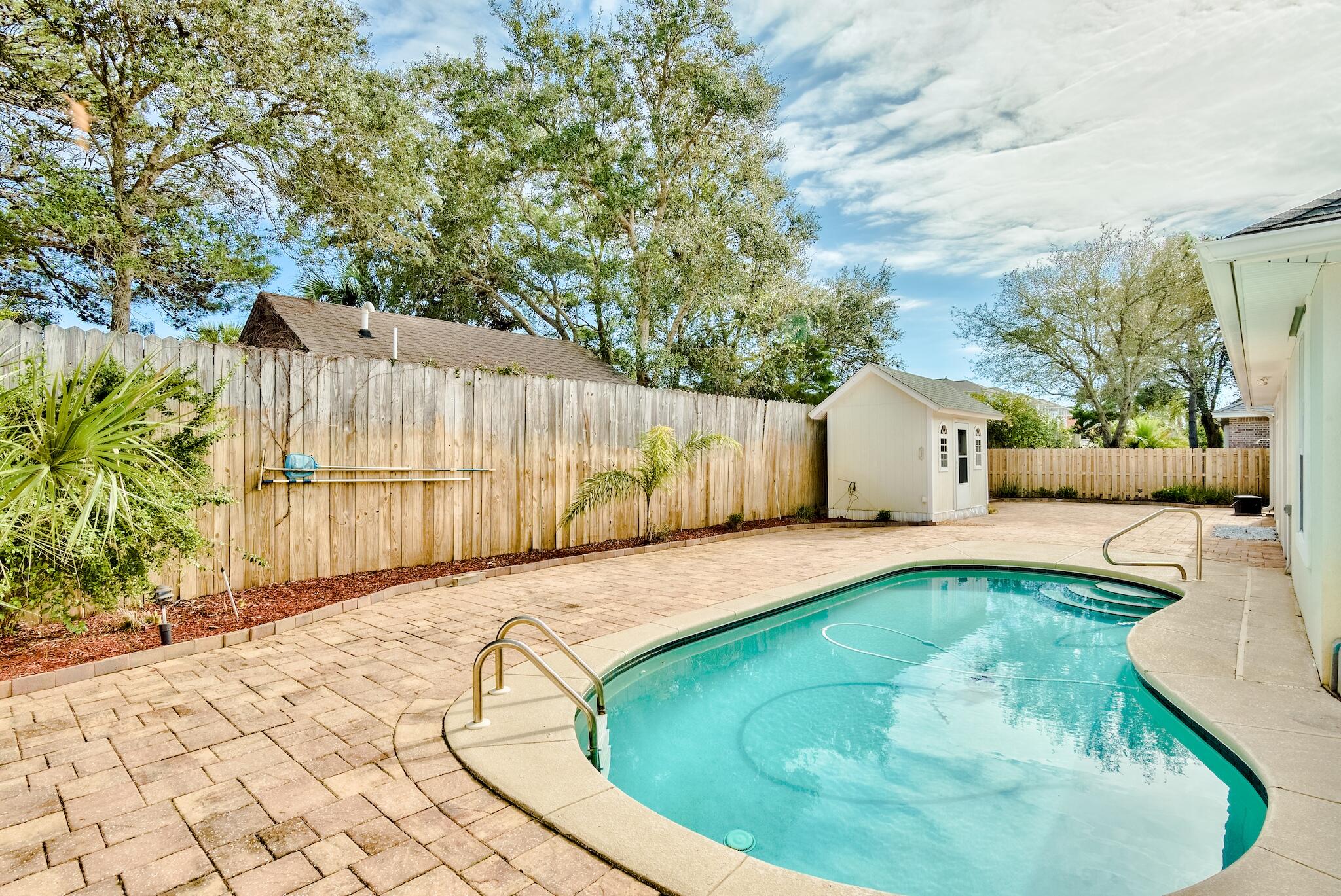 AVALON BEACH ESTATES - Residential