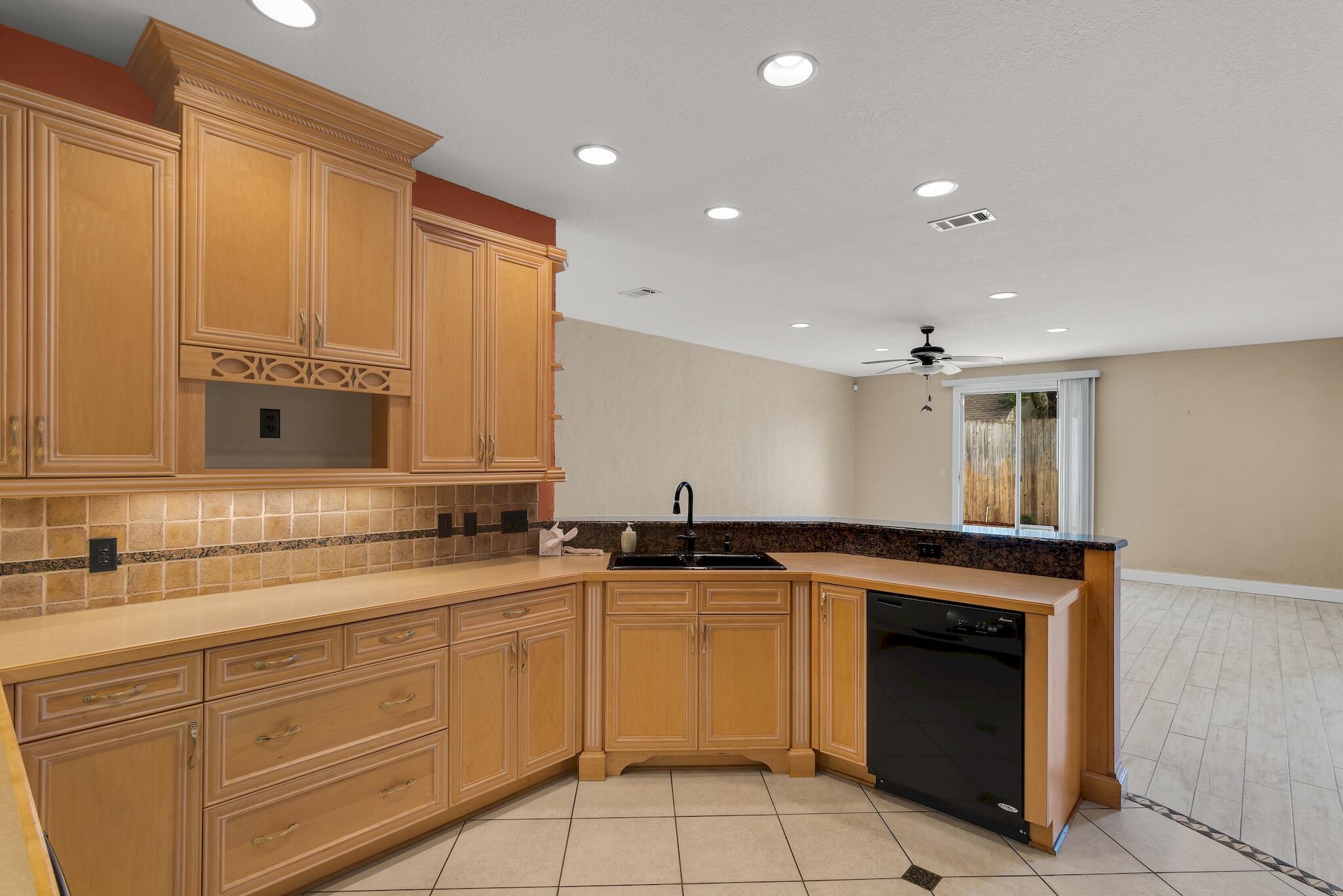 AVALON BEACH ESTATES - Residential