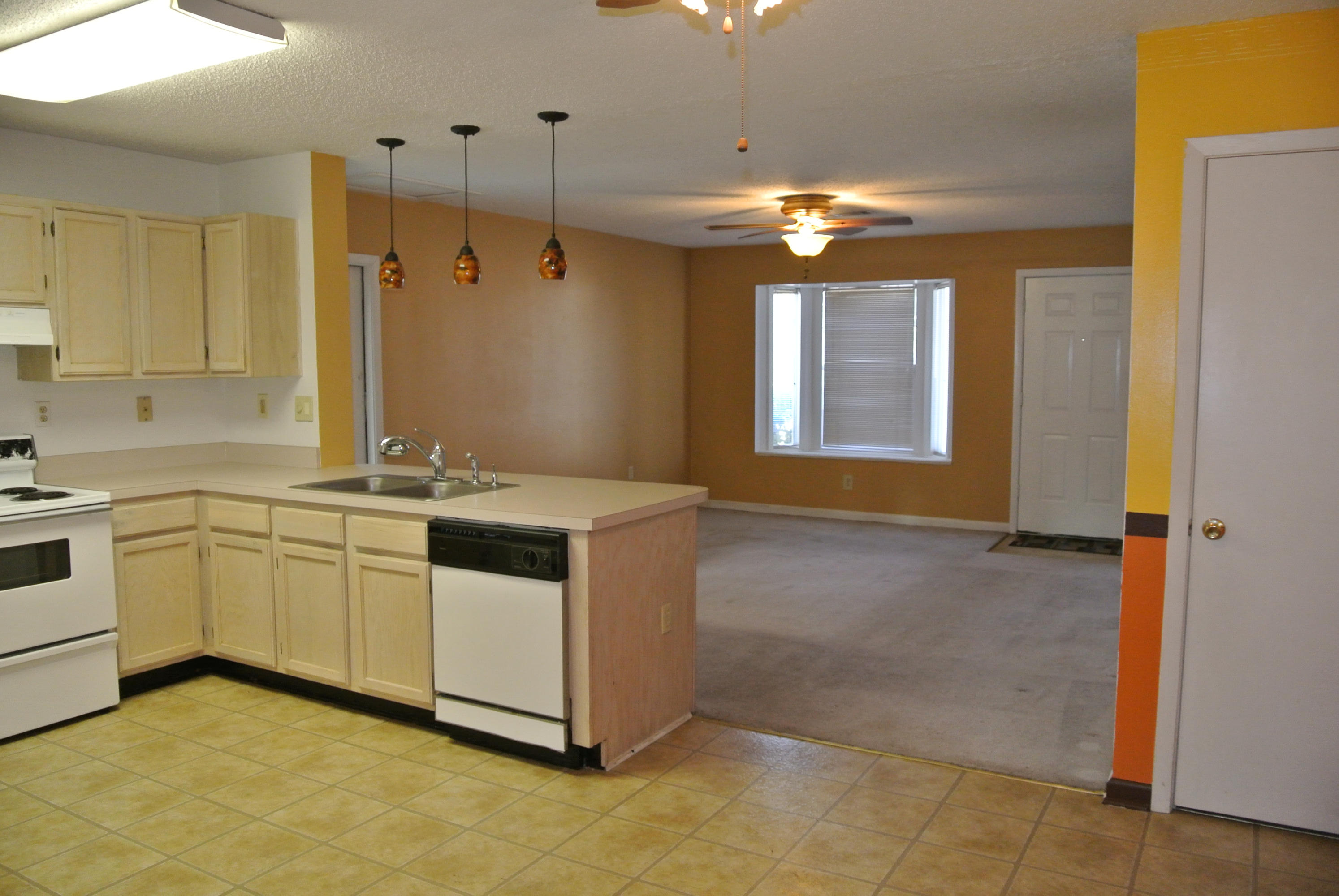 SANDALWOOD MANOR 1ST ADDN - Residential