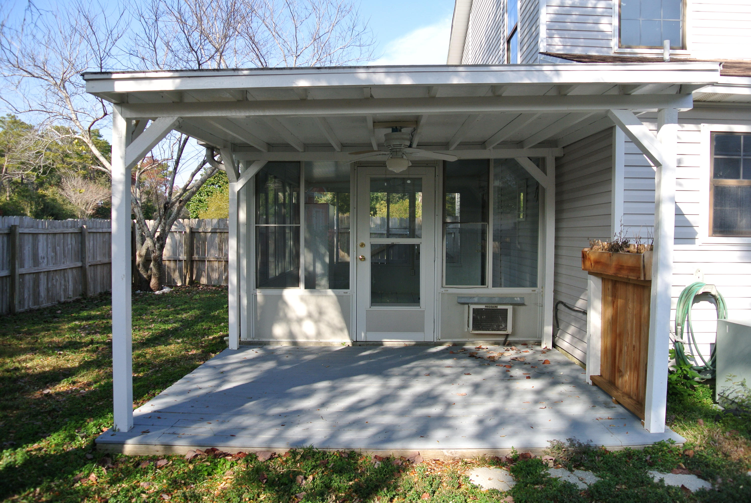 SANDALWOOD MANOR 1ST ADDN - Residential