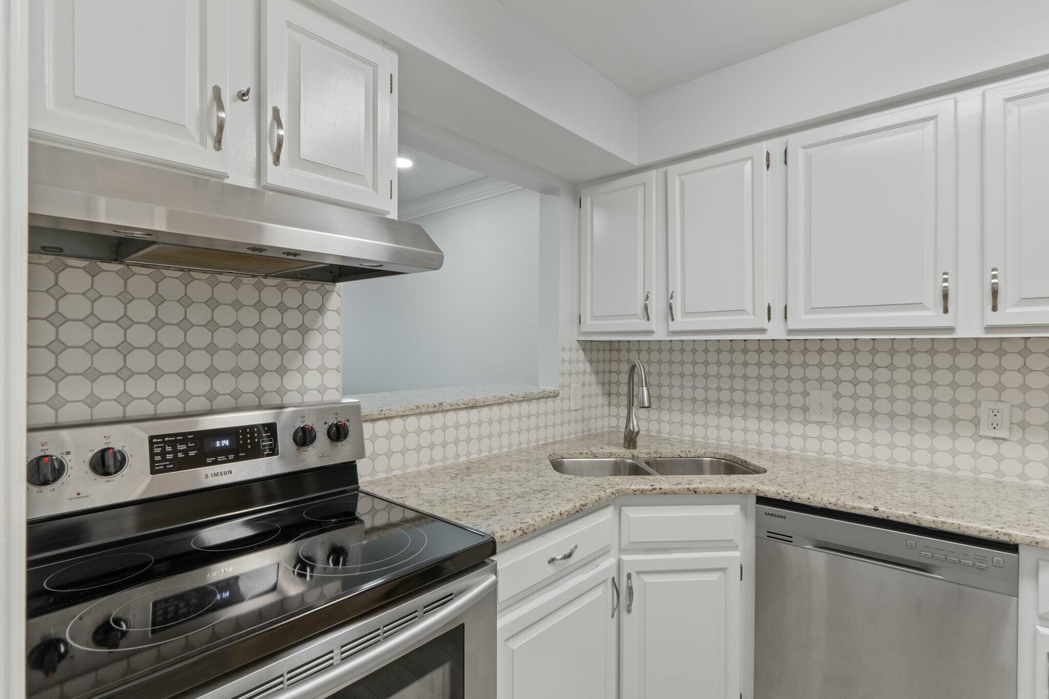SAFE HARBOUR VILLAGE CONDO - Residential