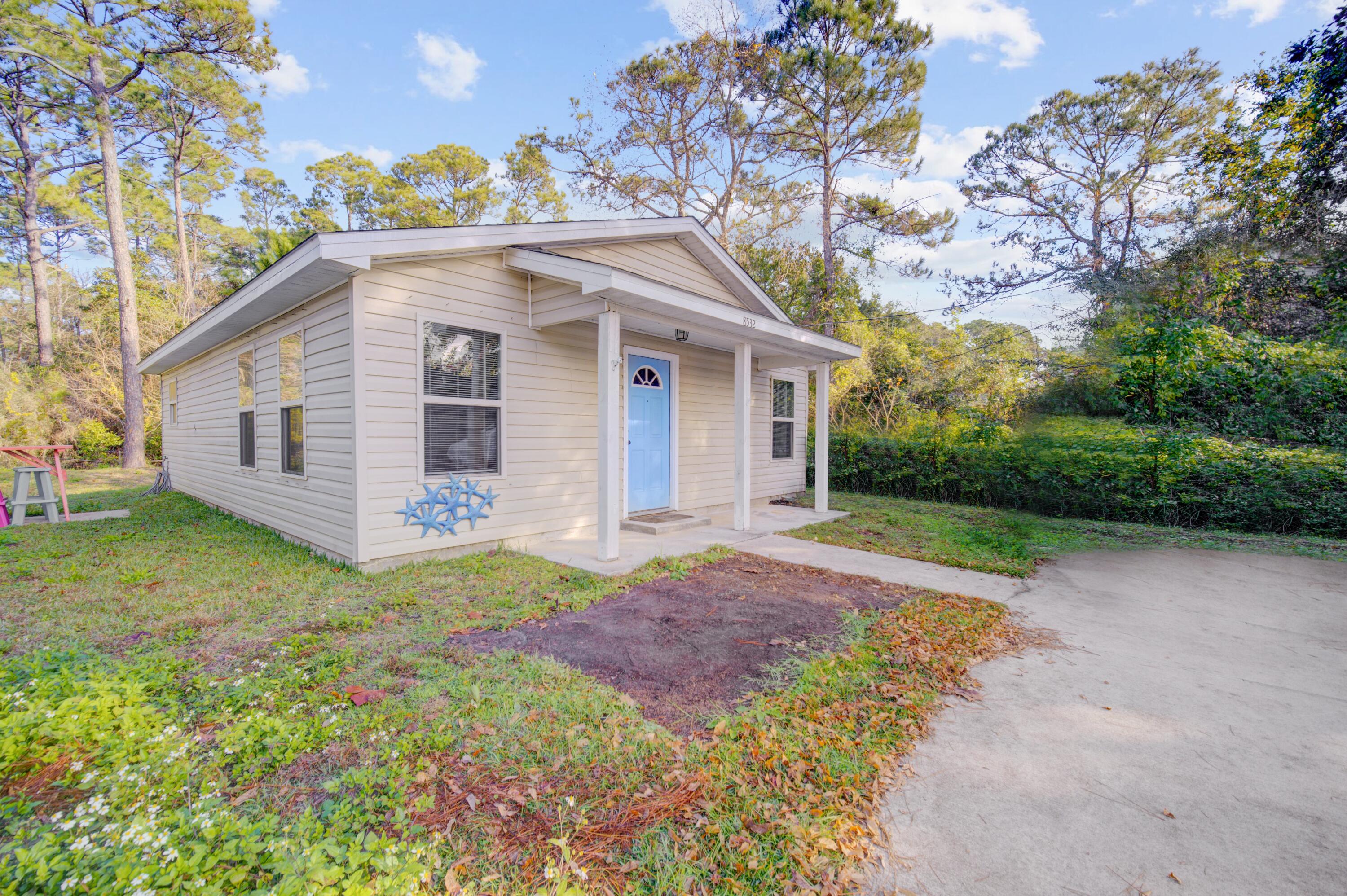 Great starter home or rental investment located about 2 miles to Navarre Beach. Offering 2 bedrooms, 2 bathrooms with open floor plan with vinyl flooring. Granite countertops in the kitchen. NO HOA. Currently Tenant occupied on month to month lease.