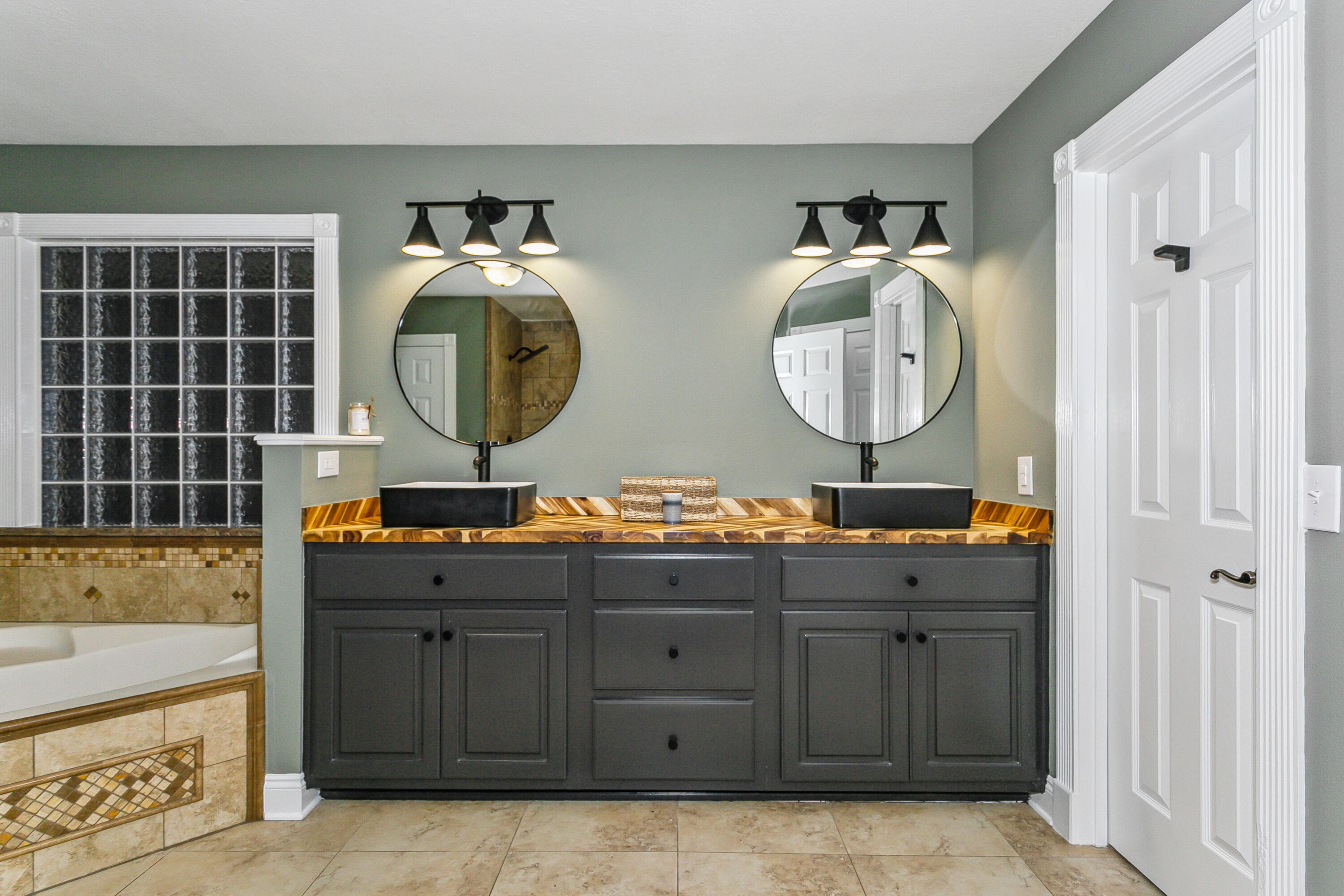 WOODLAWN HEIGHTS - Residential