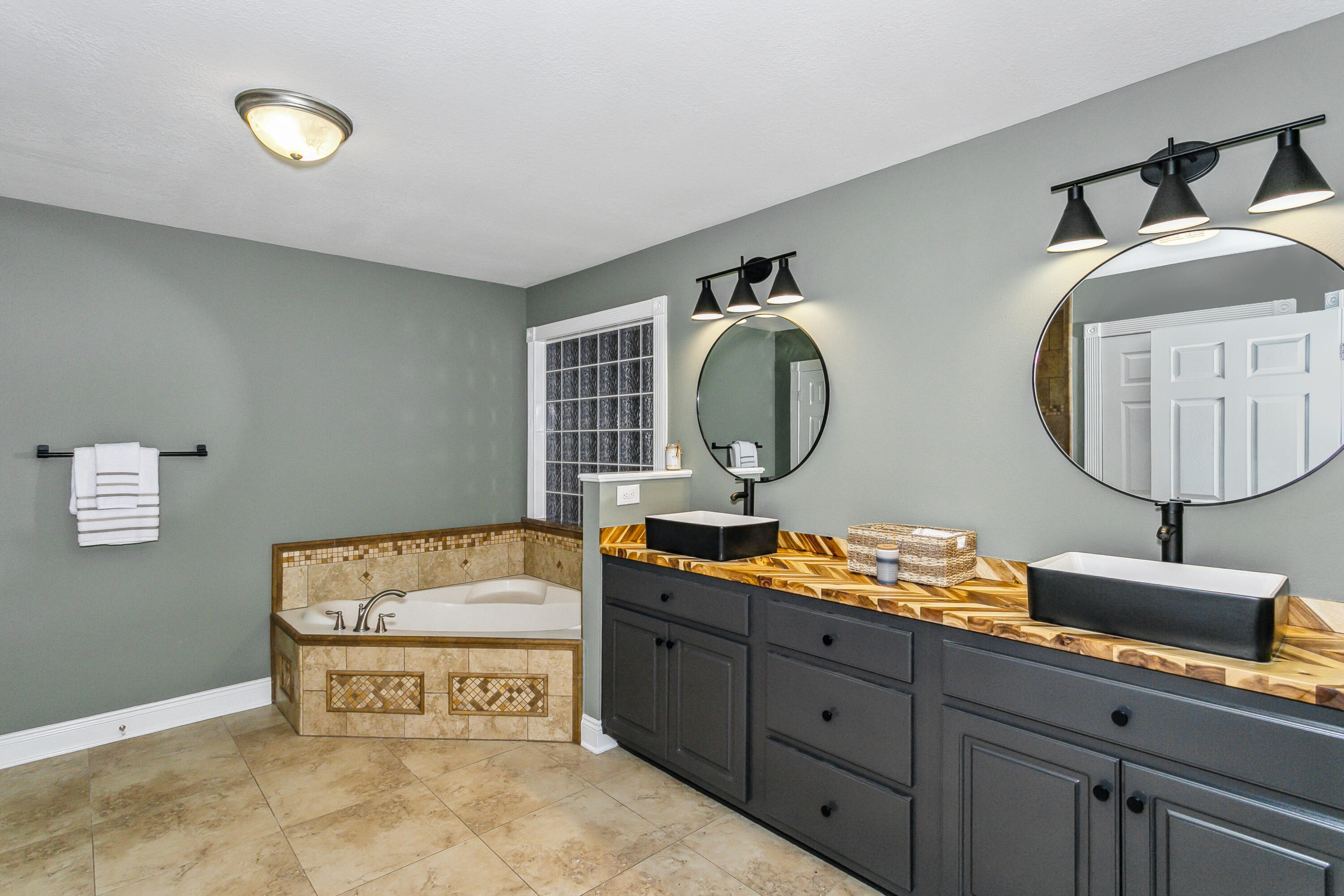 WOODLAWN HEIGHTS - Residential