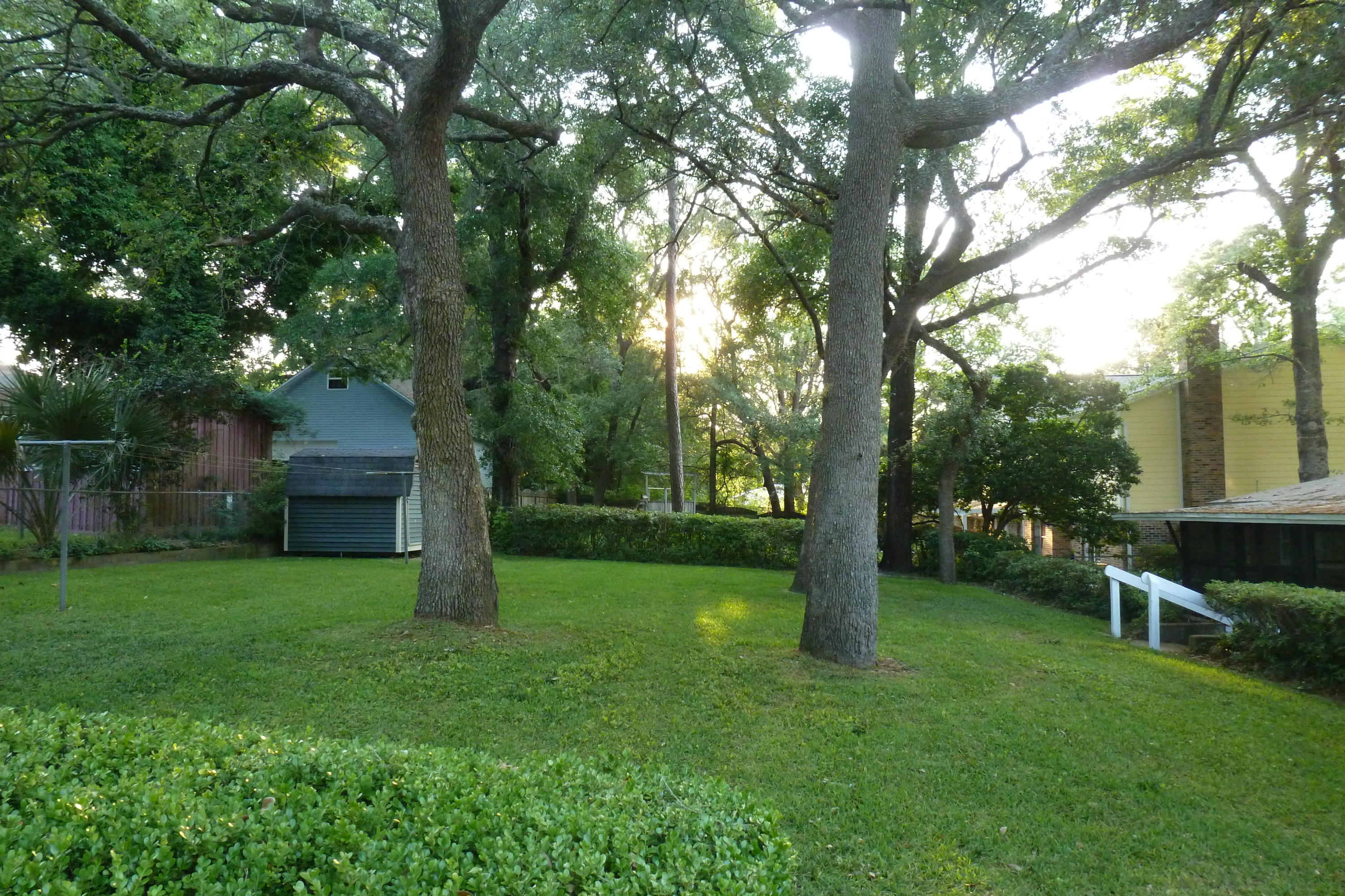 Bayshore Dr - Residential