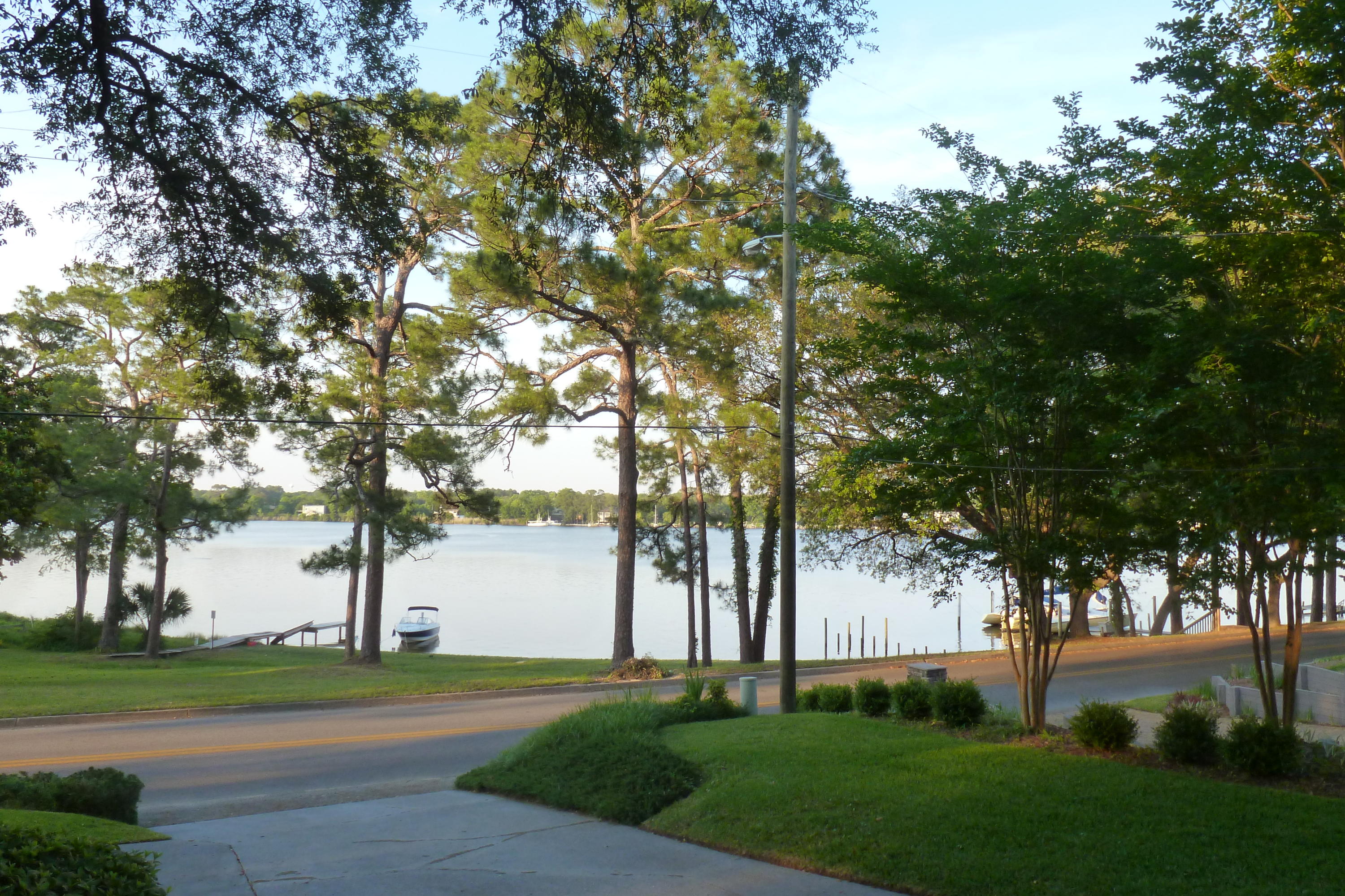 Bayshore Dr - Residential