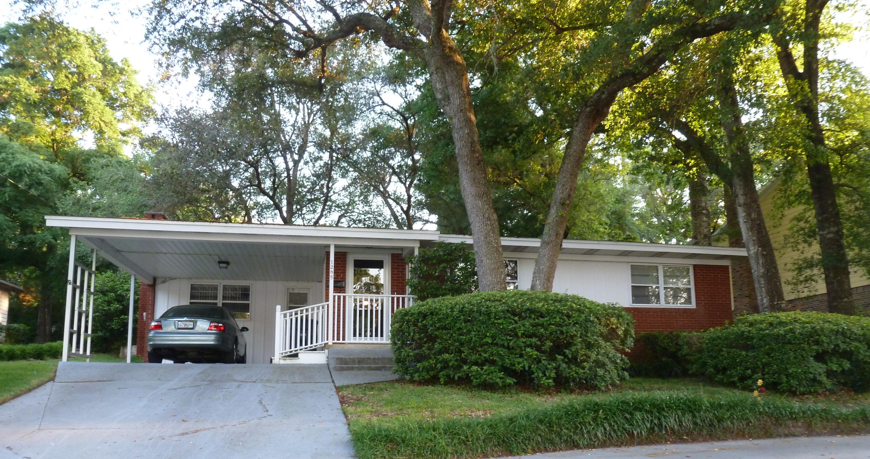 Bayshore Dr - Residential