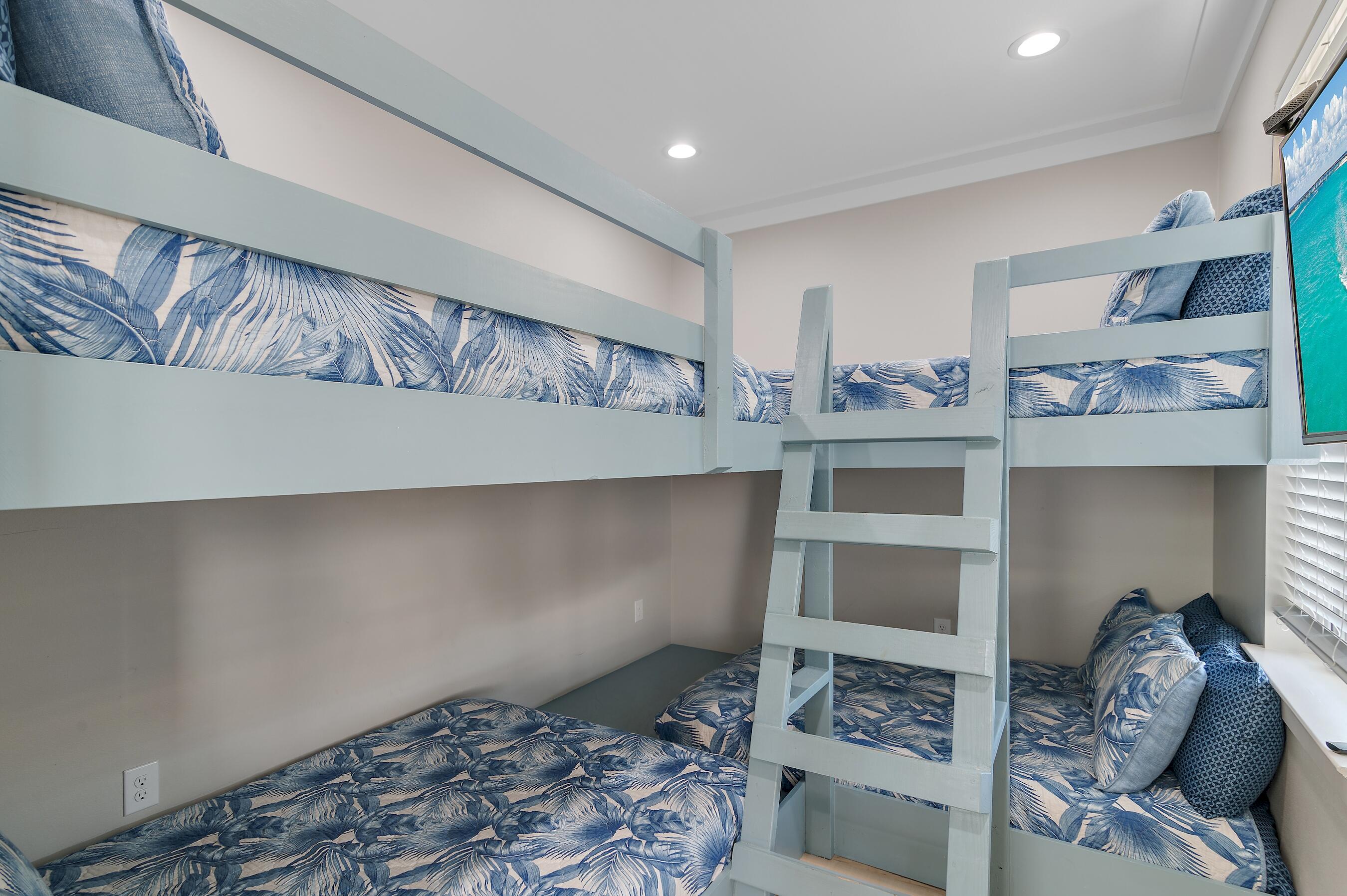 FRANGISTA BEACH 2ND ADDN - Residential