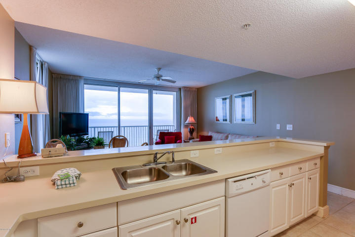 MAJESTIC BEACH TOWERS I - Residential