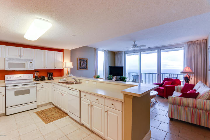 MAJESTIC BEACH TOWERS I - Residential