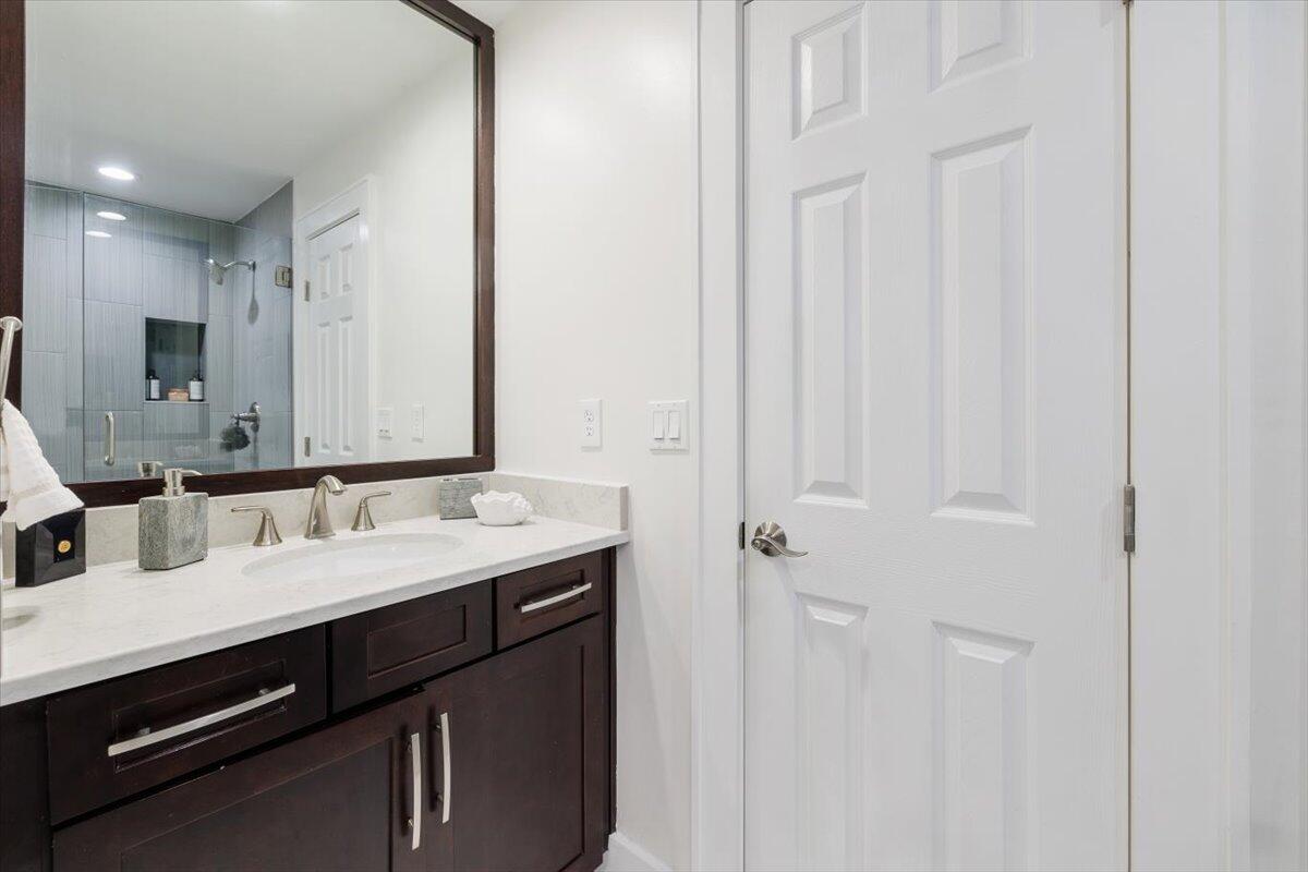 DESTIN YACHT CLUB - Residential