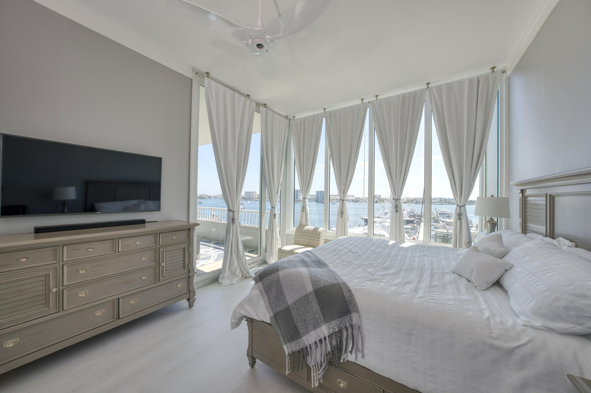 DESTIN YACHT CLUB - Residential