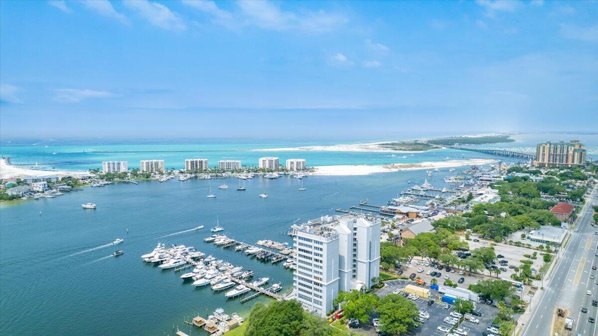 DESTIN YACHT CLUB - Residential