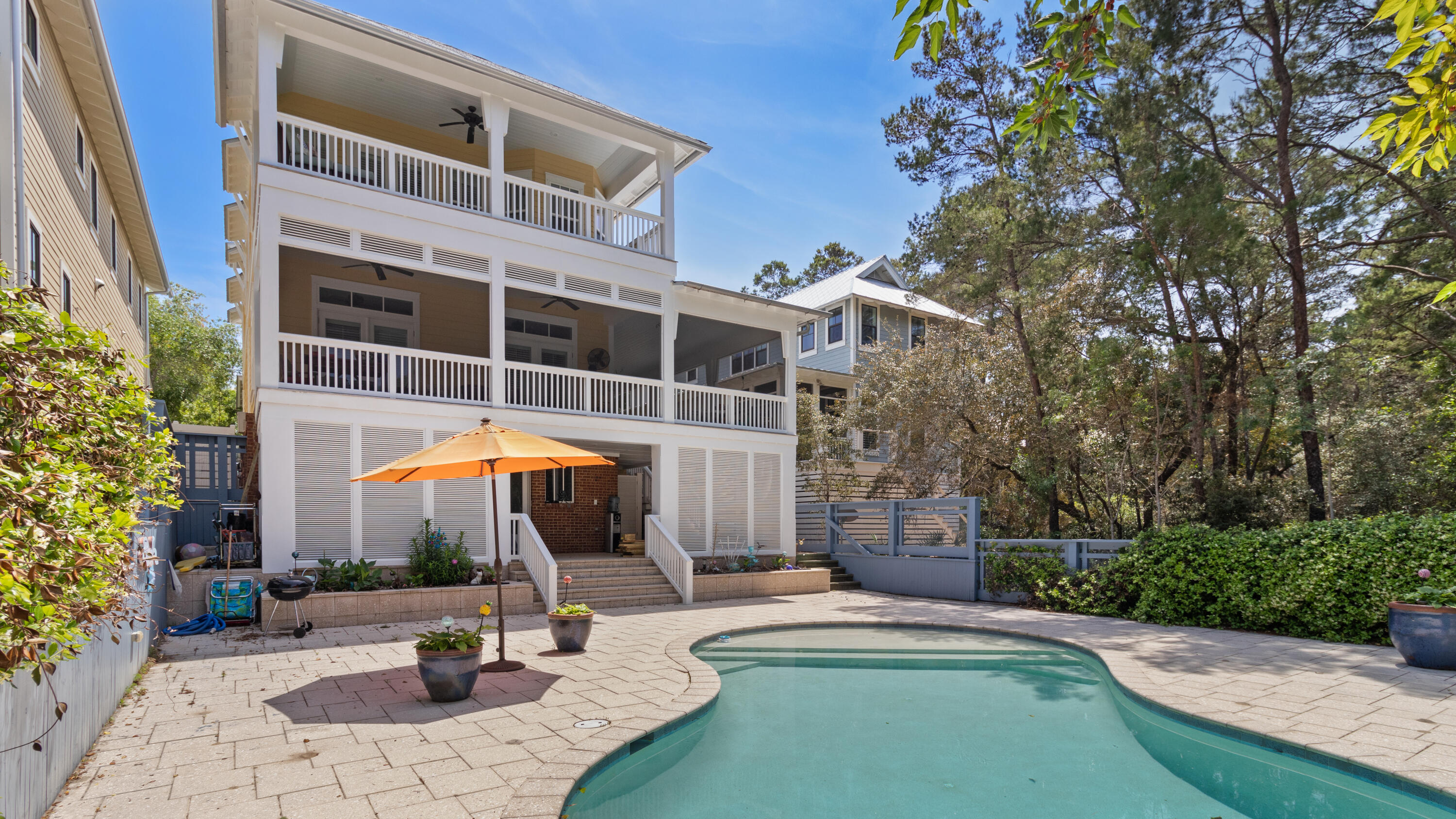 FOREST LAKES - Residential