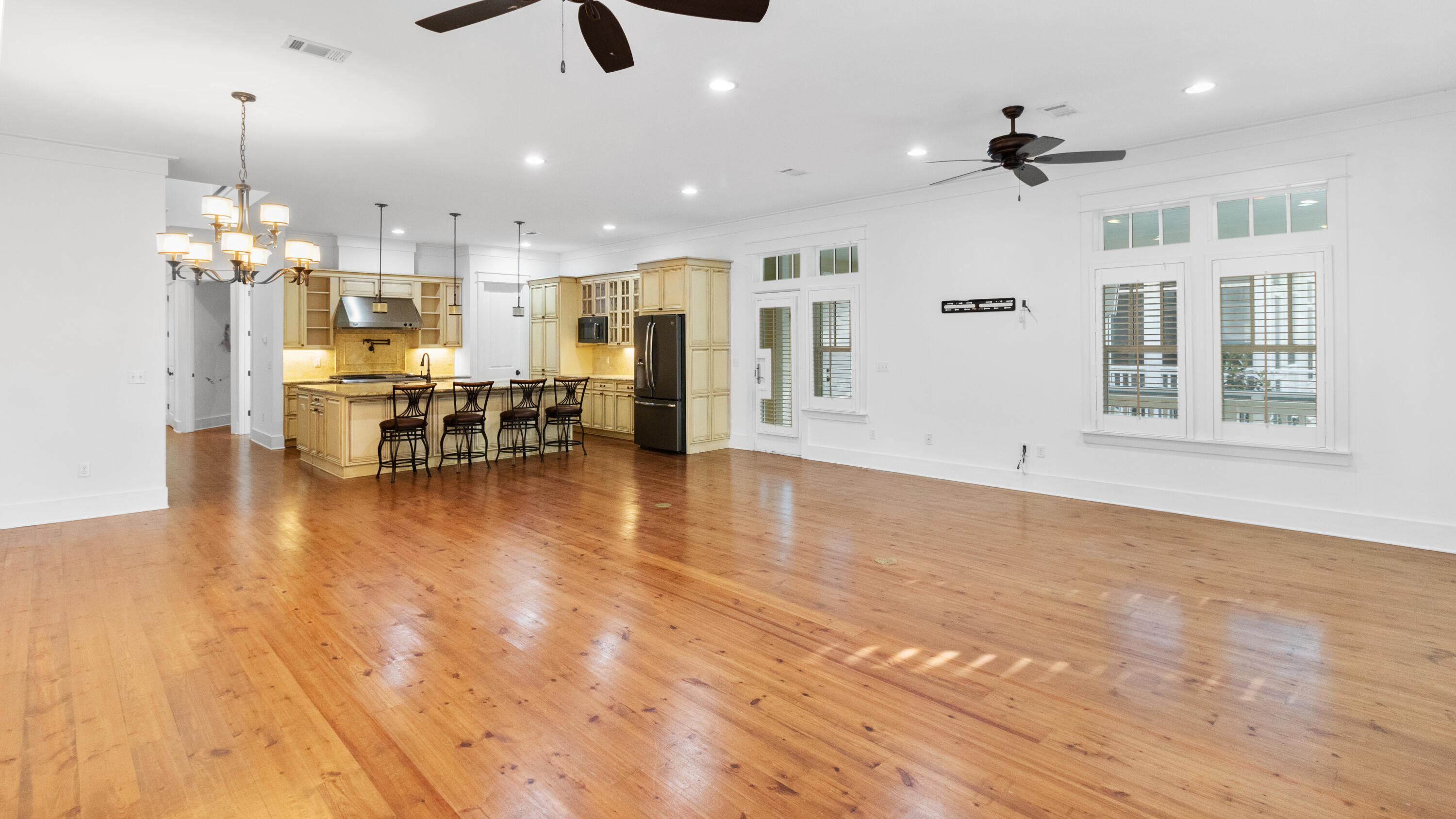 FOREST LAKES - Residential