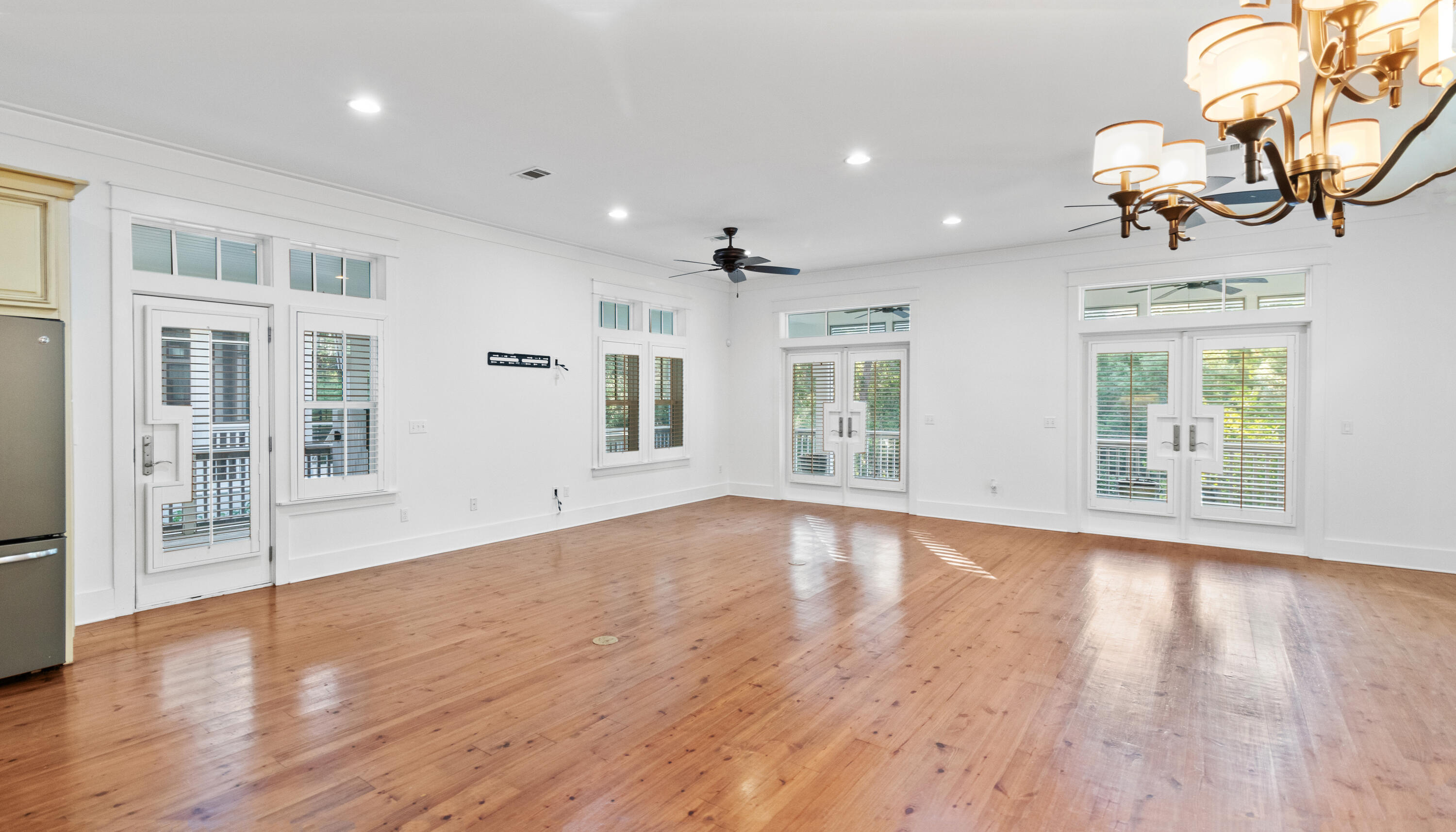 FOREST LAKES - Residential