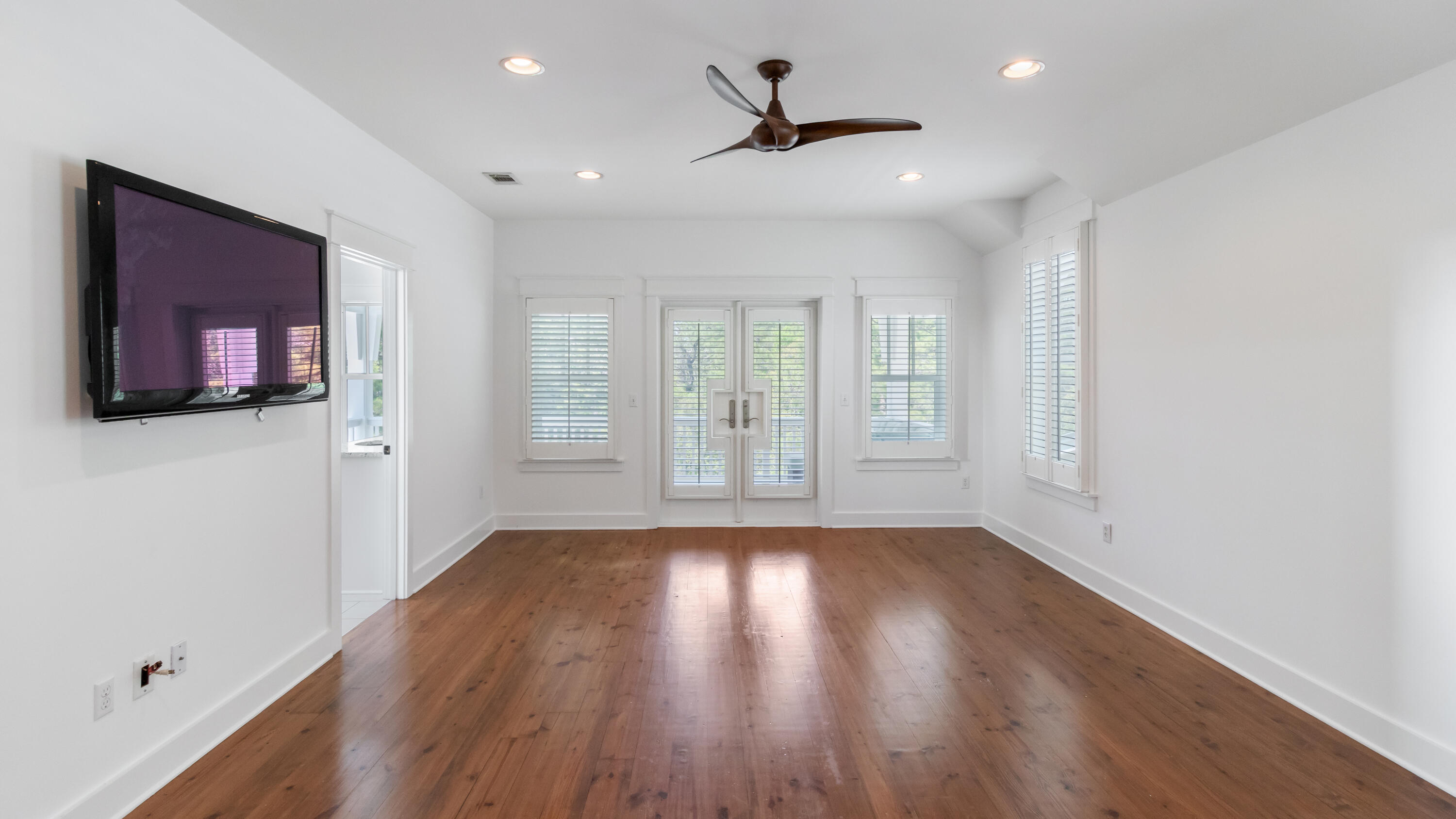 FOREST LAKES - Residential