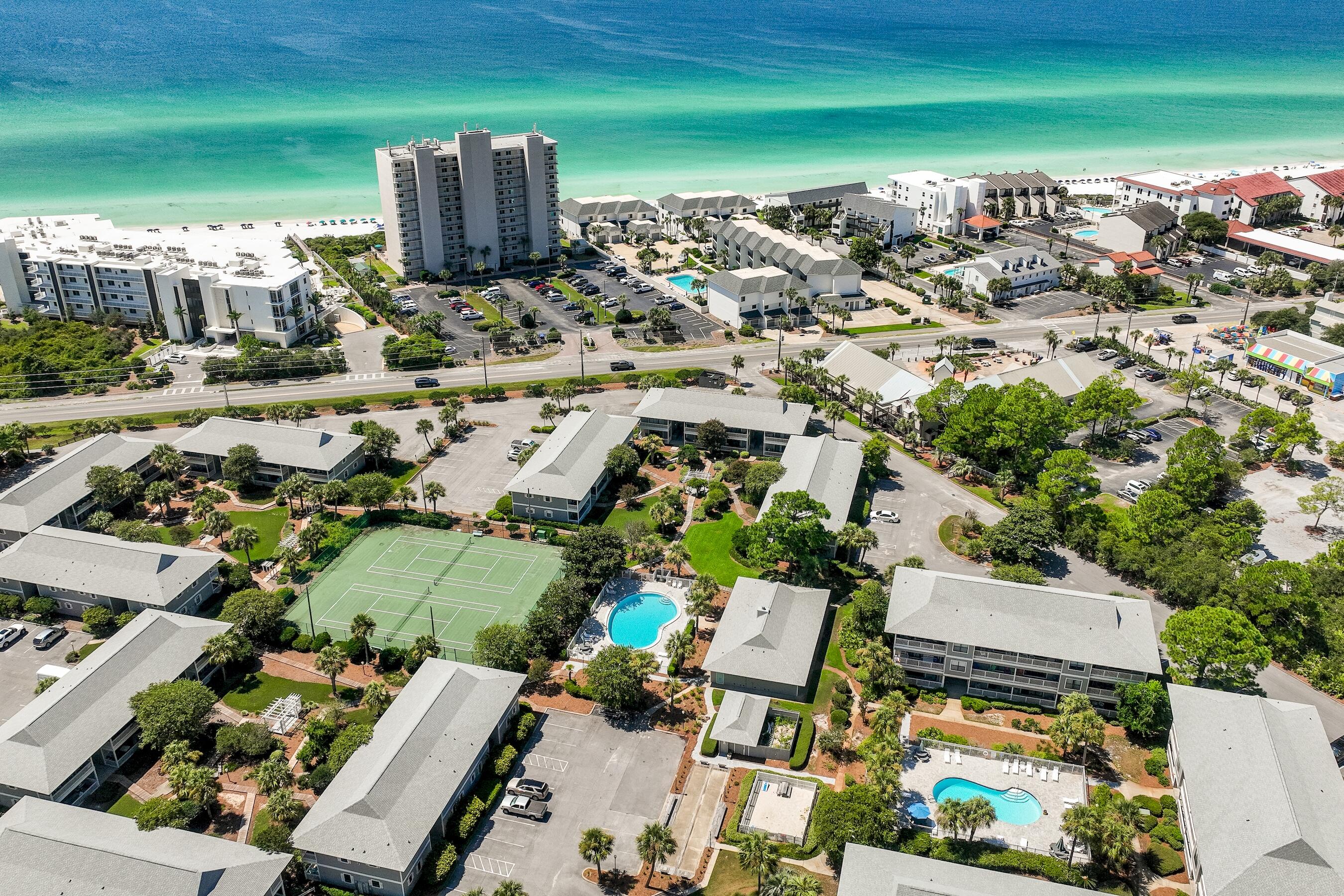 BEACHWOOD VILLAS CONDO - Residential