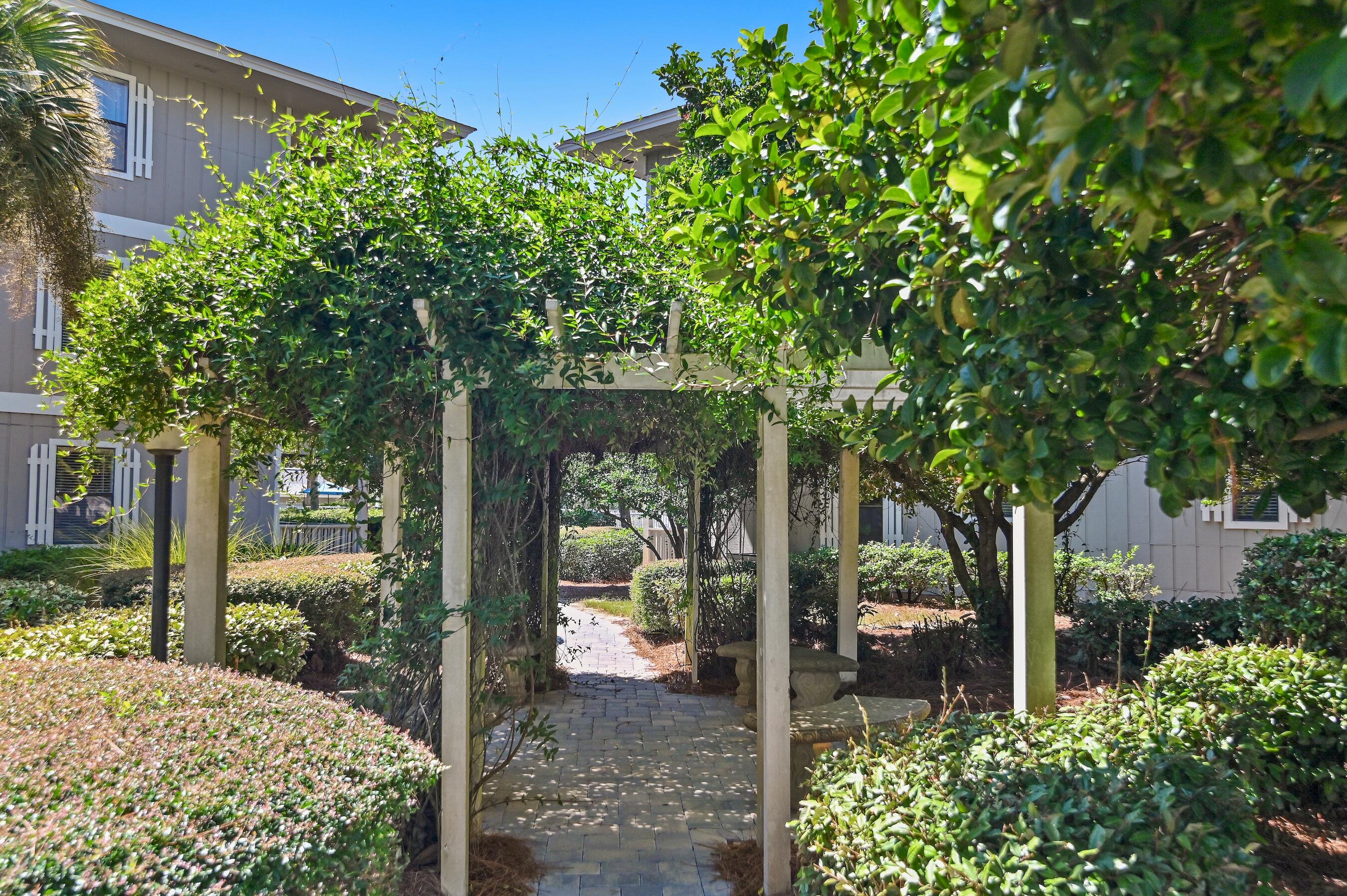 BEACHWOOD VILLAS CONDO - Residential