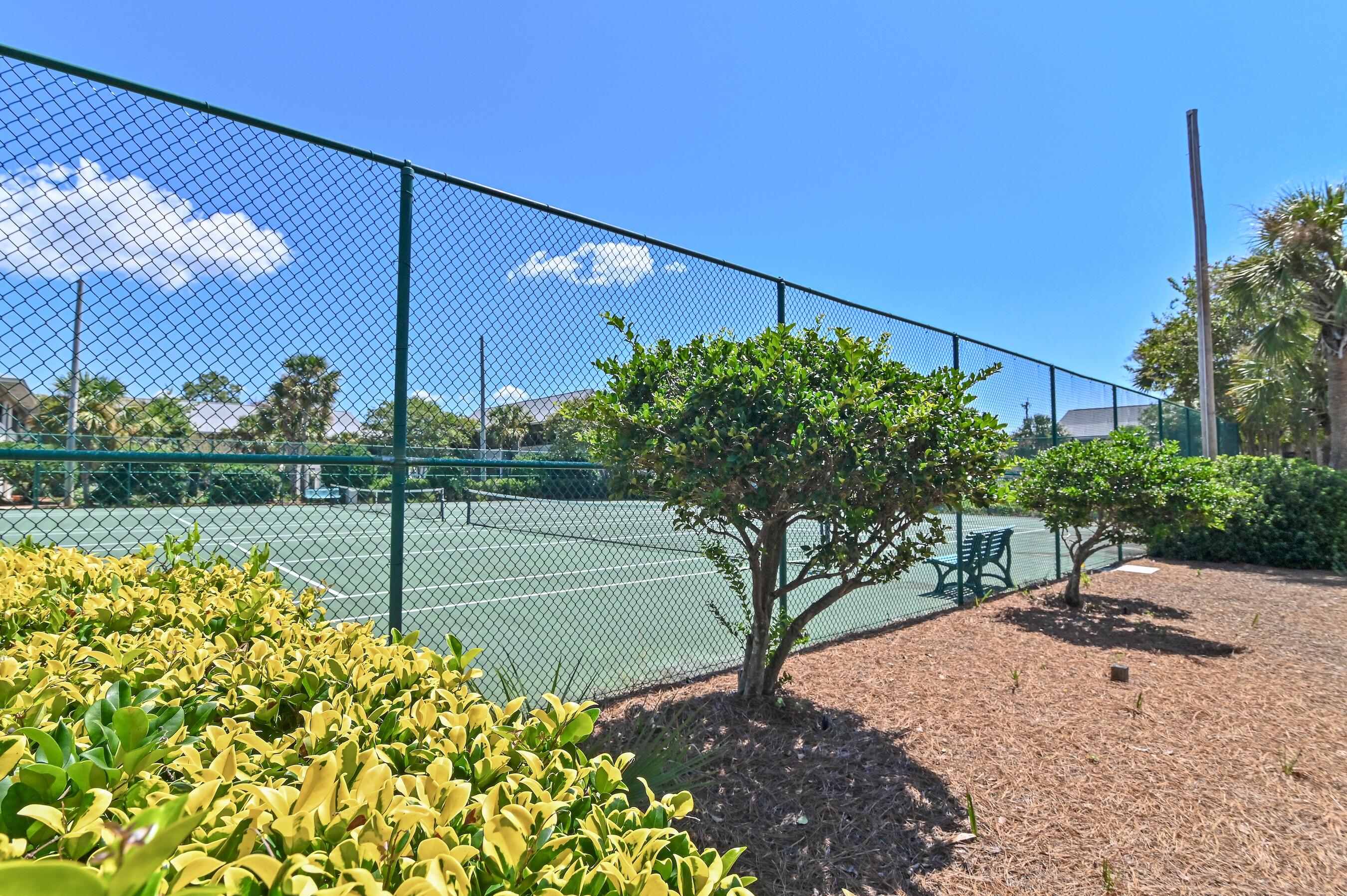 BEACHWOOD VILLAS CONDO - Residential