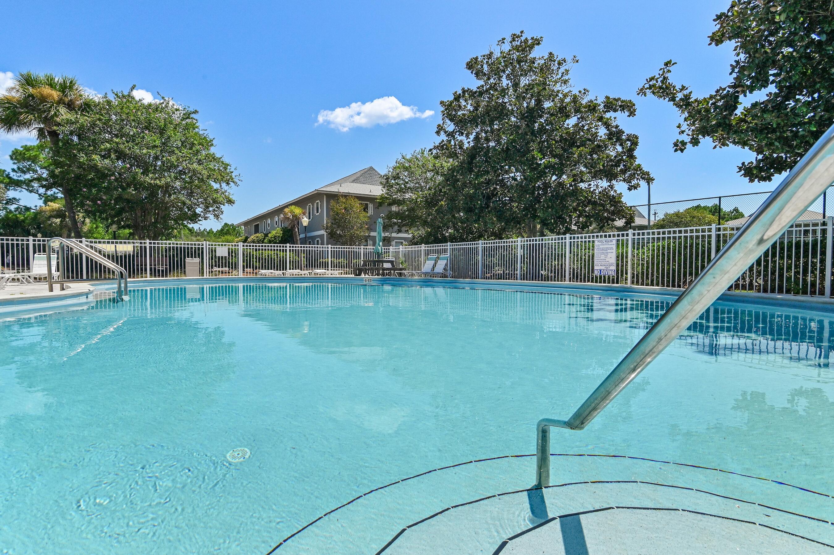 BEACHWOOD VILLAS CONDO - Residential