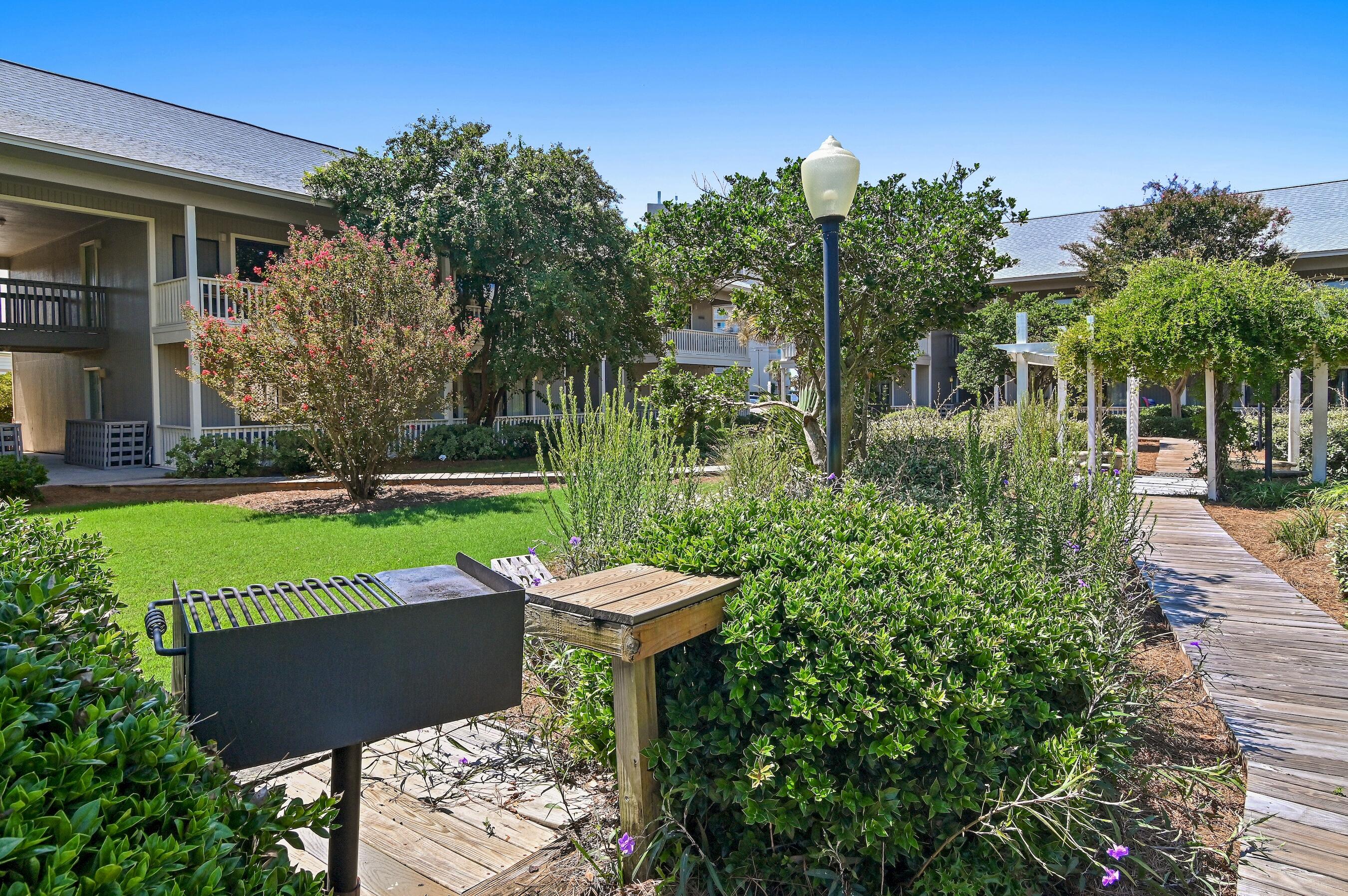 BEACHWOOD VILLAS CONDO - Residential