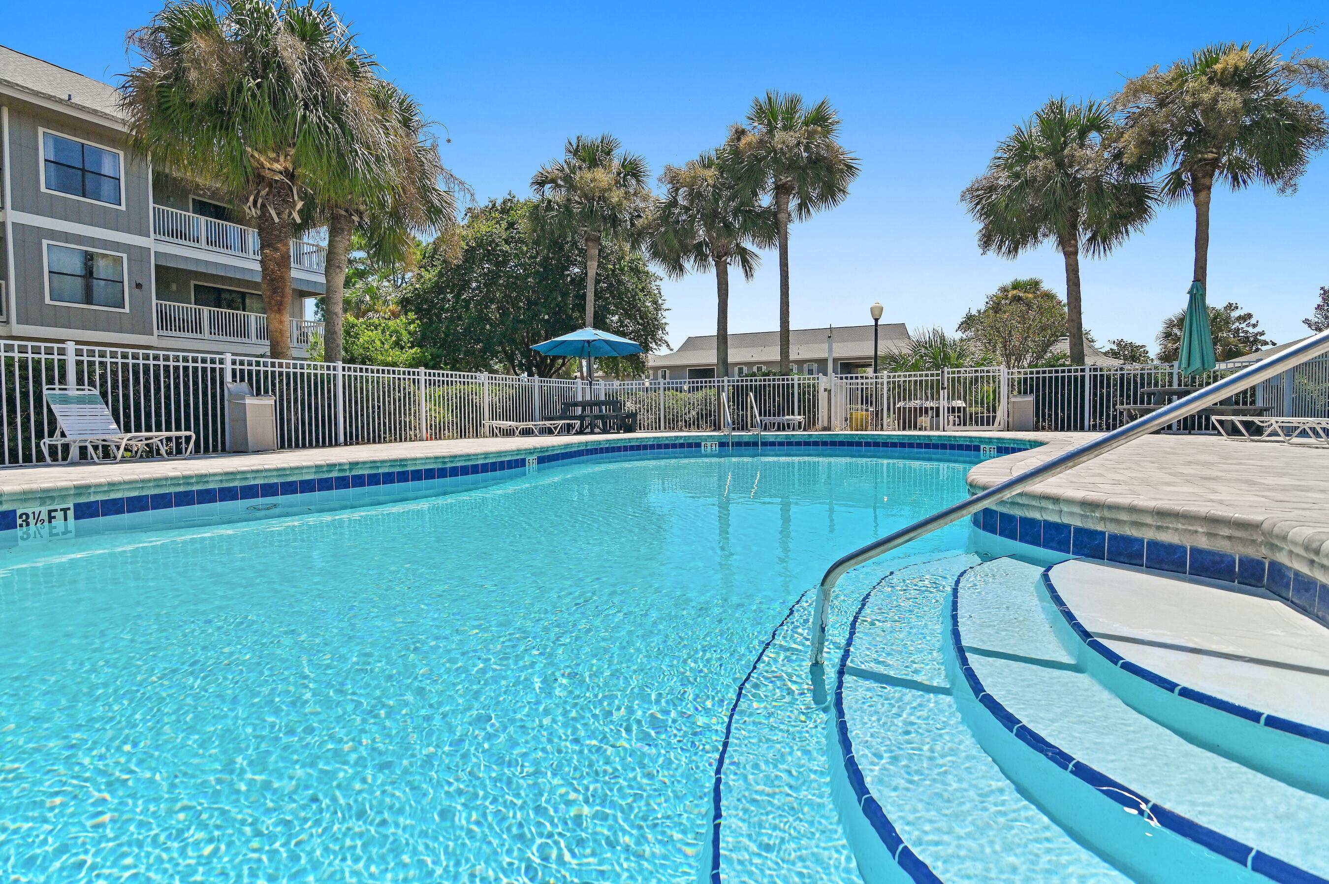 BEACHWOOD VILLAS CONDO - Residential