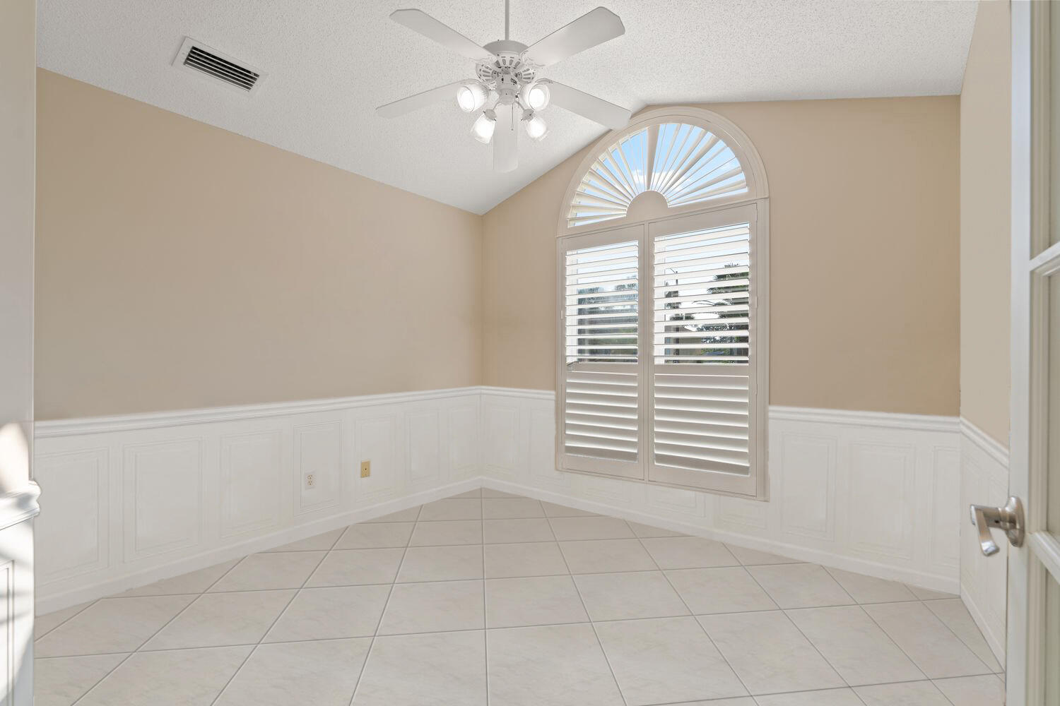 JAMAICAN LAKE CONDOS - Residential