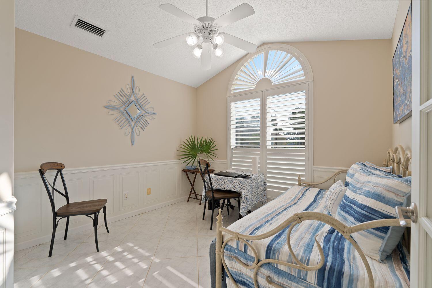 JAMAICAN LAKE CONDOS - Residential