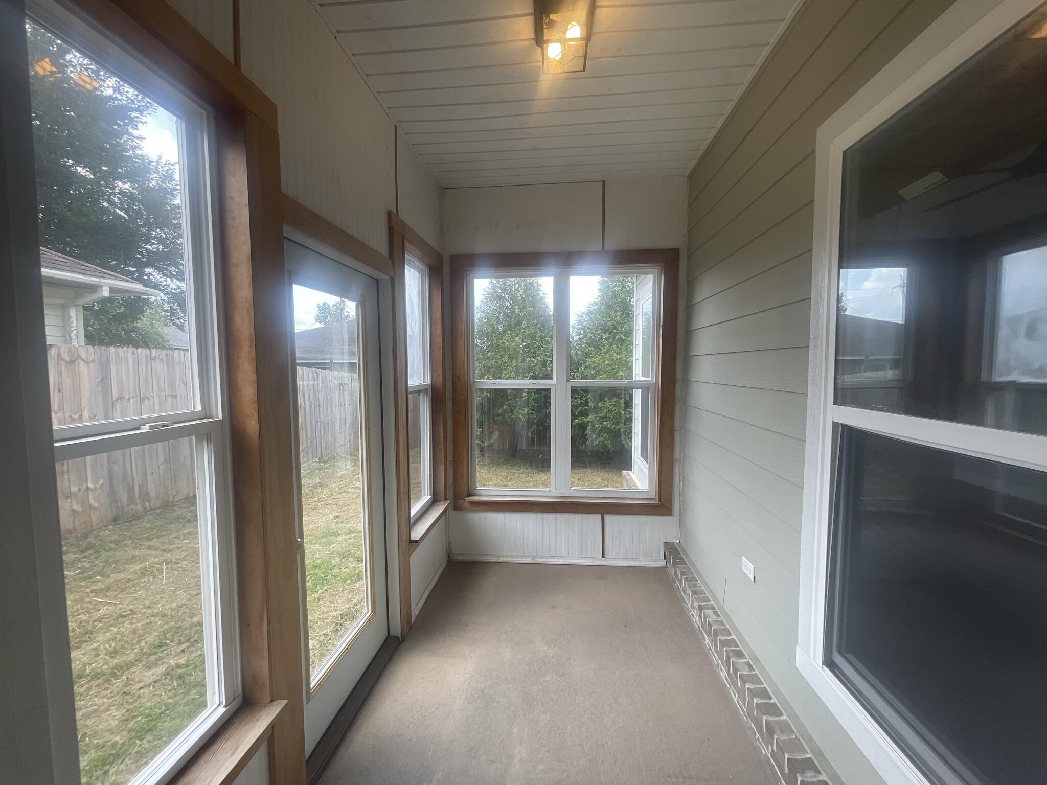 SOUTHWAY ESTATES 1ST ADDN - Residential Lease