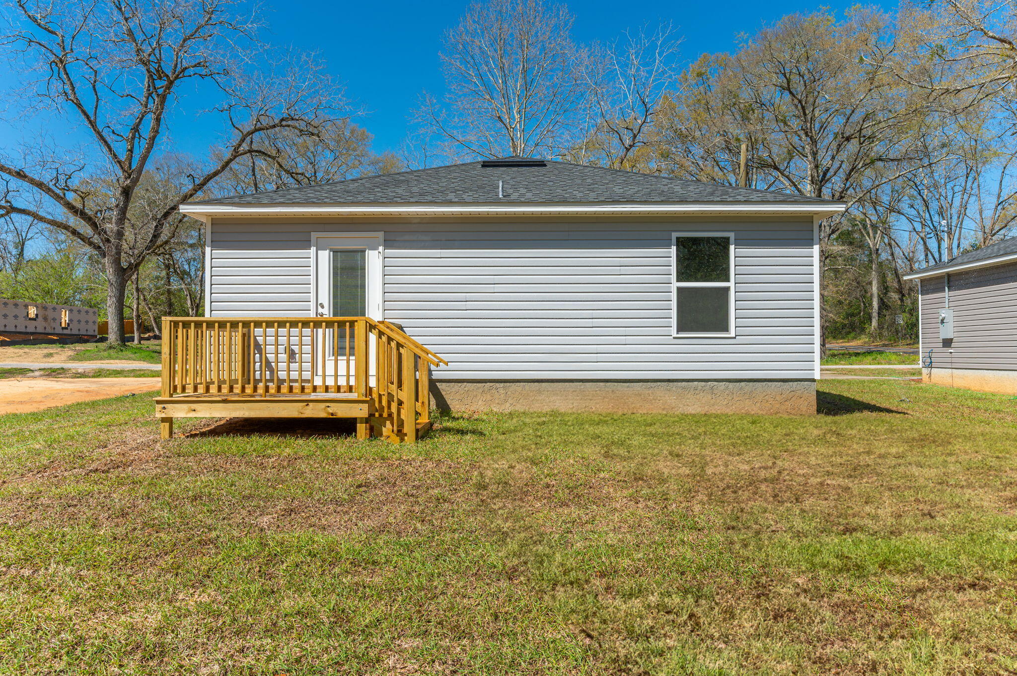 FAIRVIEW L H - Residential