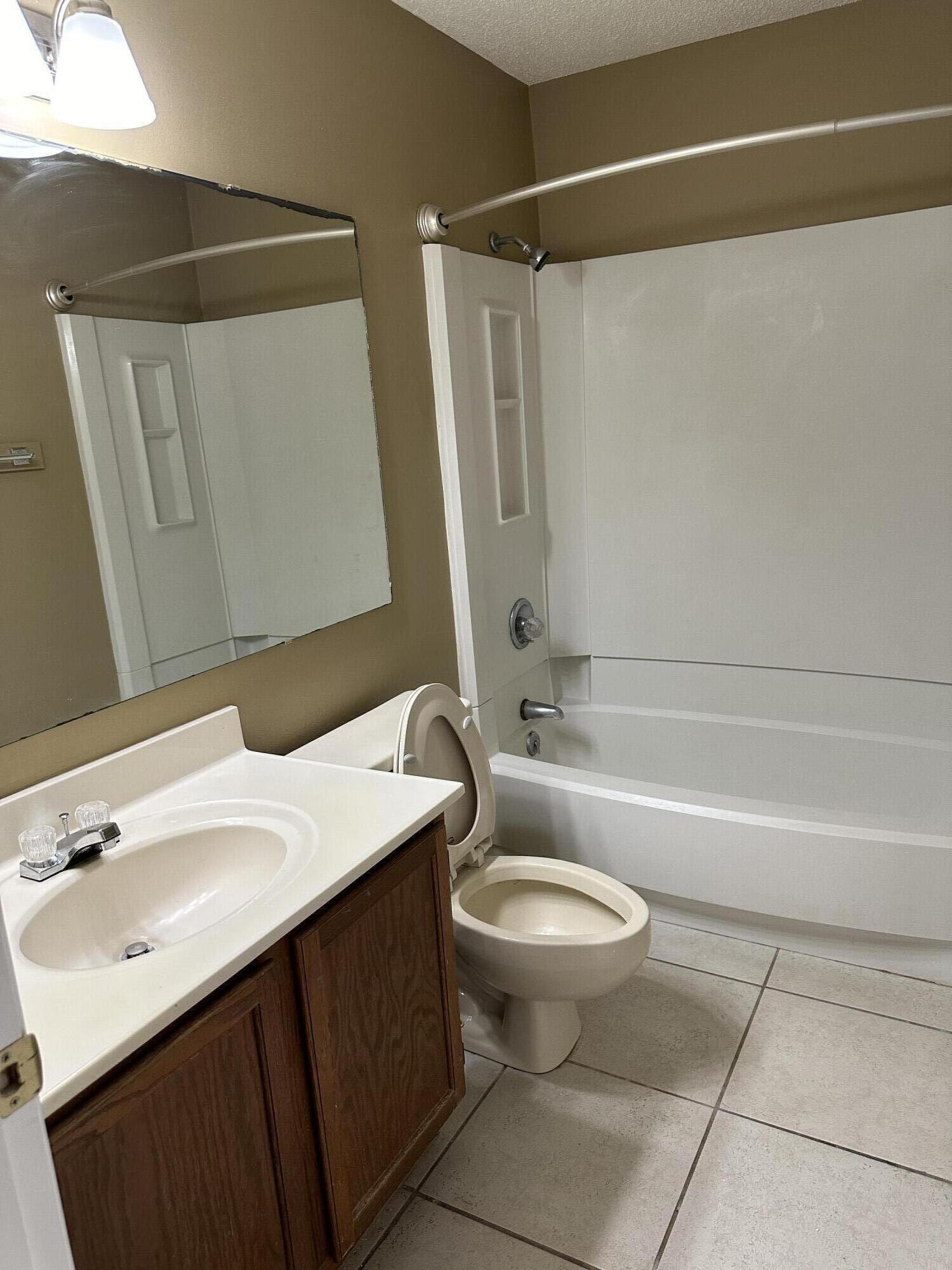 COMMODORES LANDING 3-B - Residential