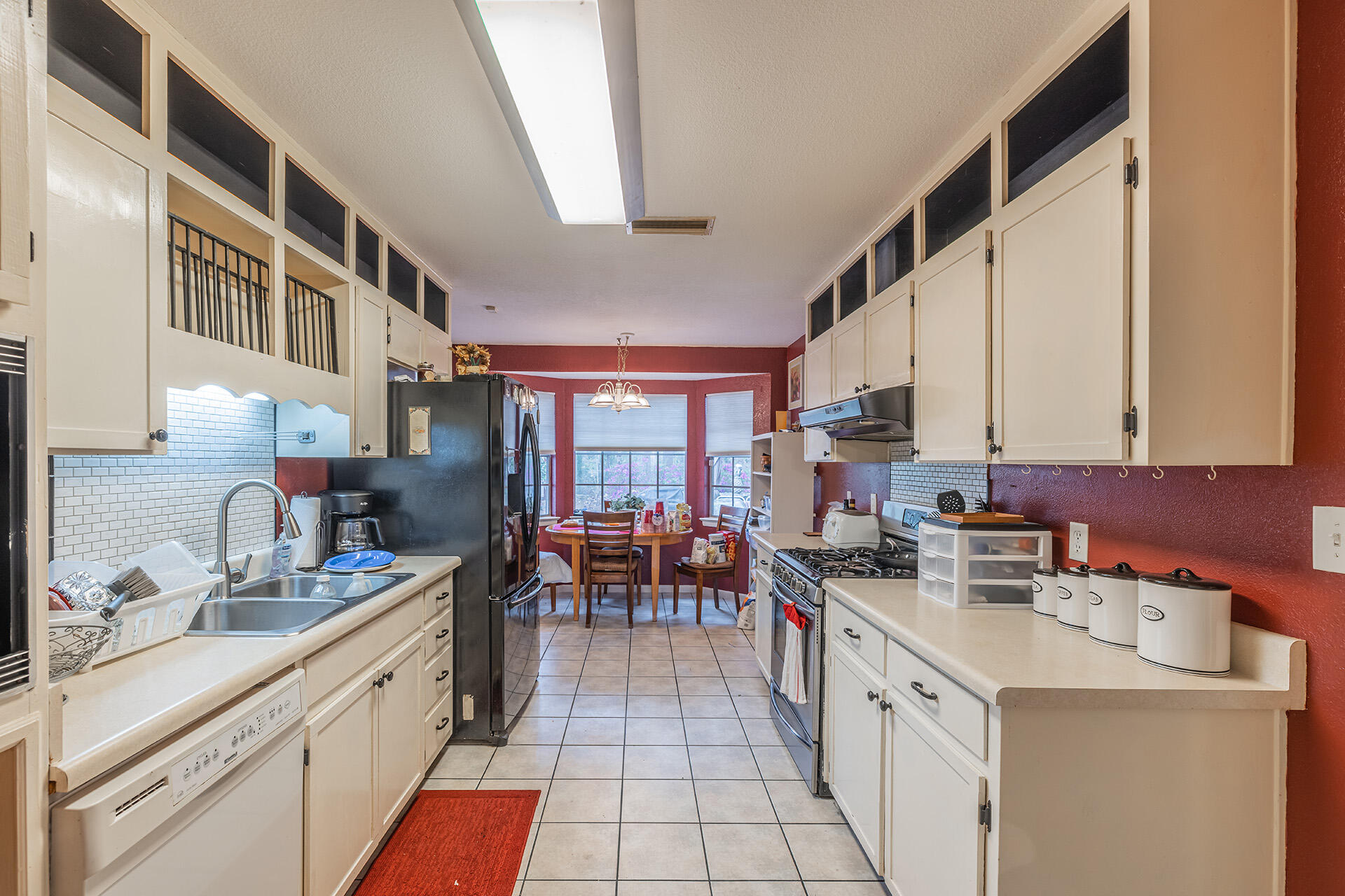 LAKE LORRAINE ESTATES - Residential