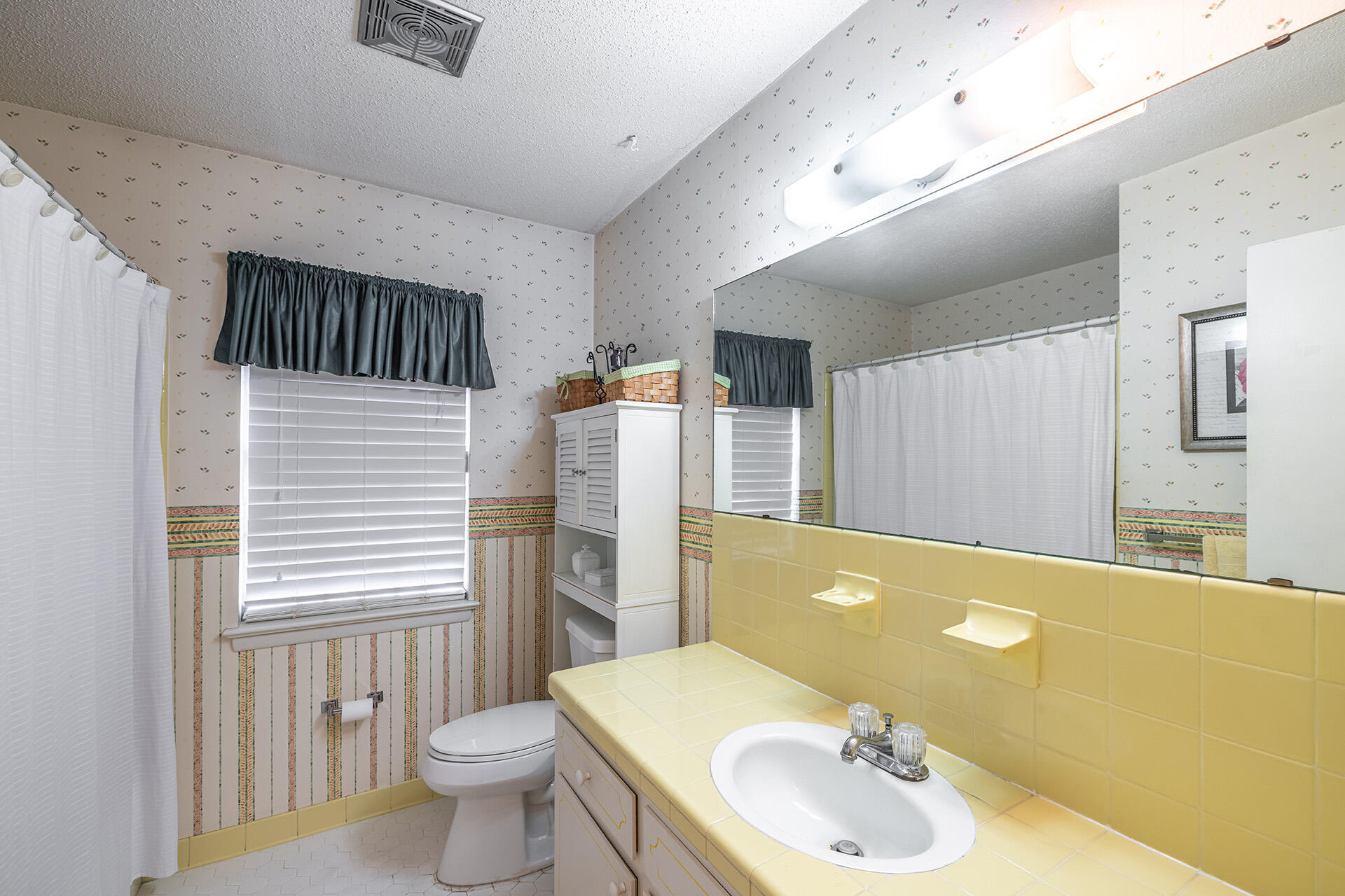 LAKE LORRAINE ESTATES - Residential