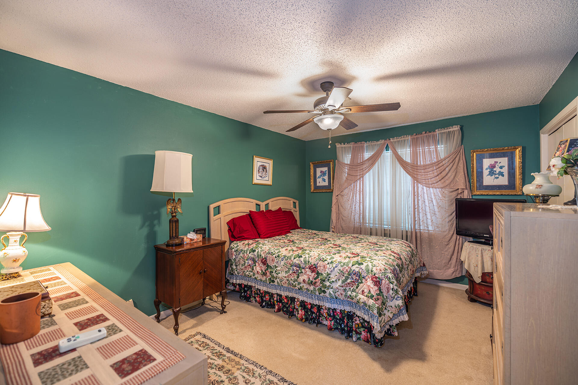 LAKE LORRAINE ESTATES - Residential