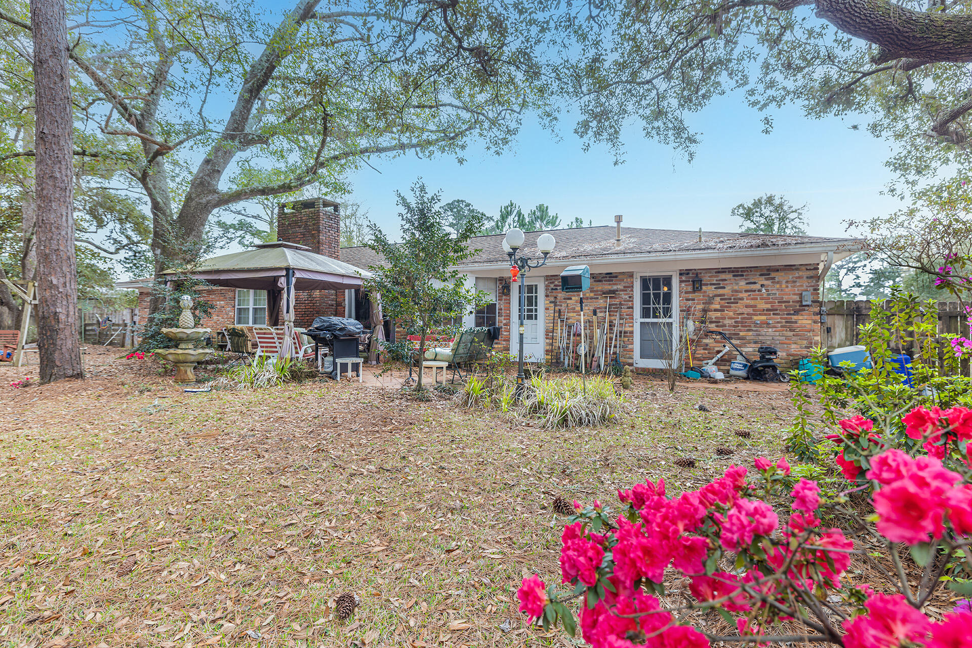 LAKE LORRAINE ESTATES - Residential