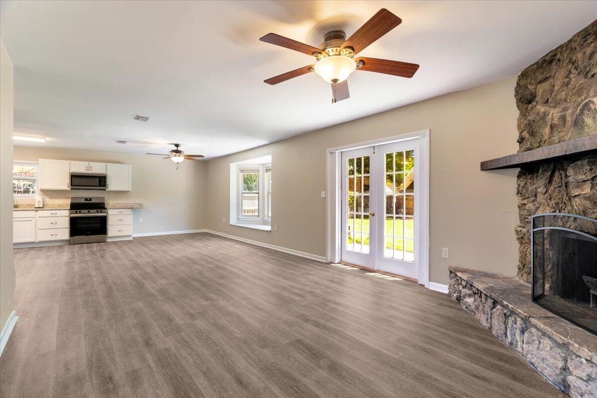 LAKEVIEW ESTATES - Residential