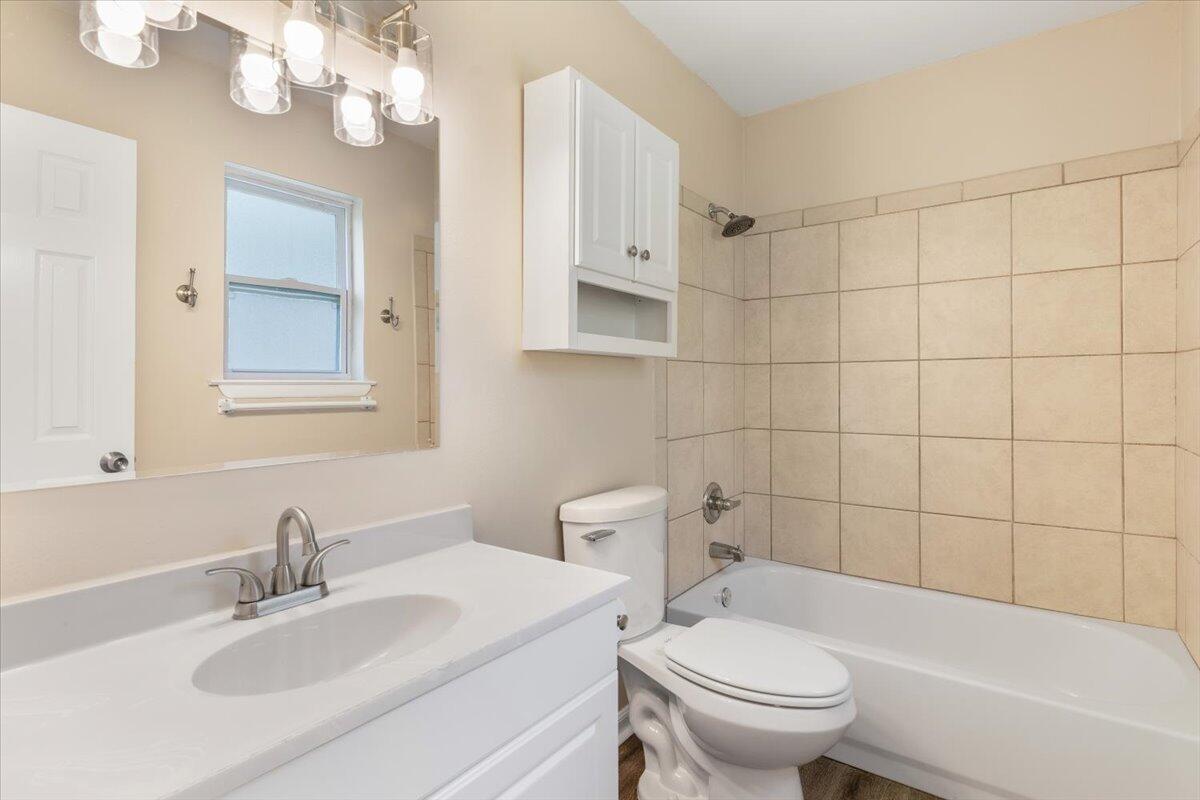 LAKEVIEW ESTATES - Residential