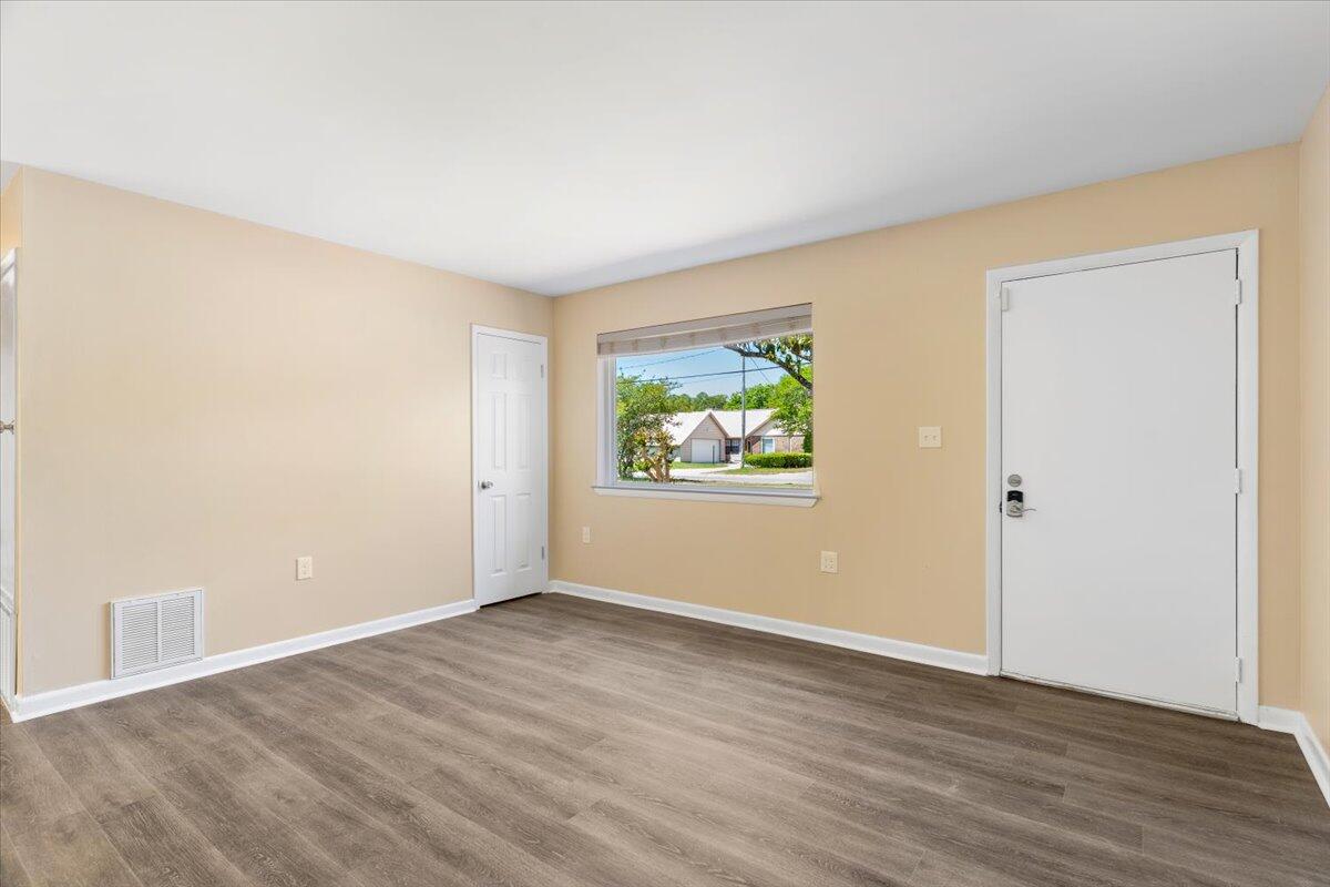 LAKEVIEW ESTATES - Residential