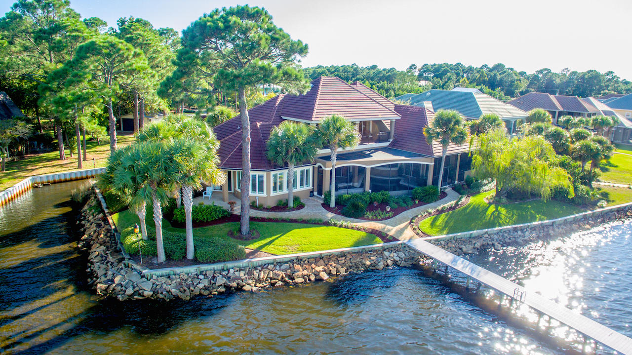 SUNBURST ON THE BAY - Residential