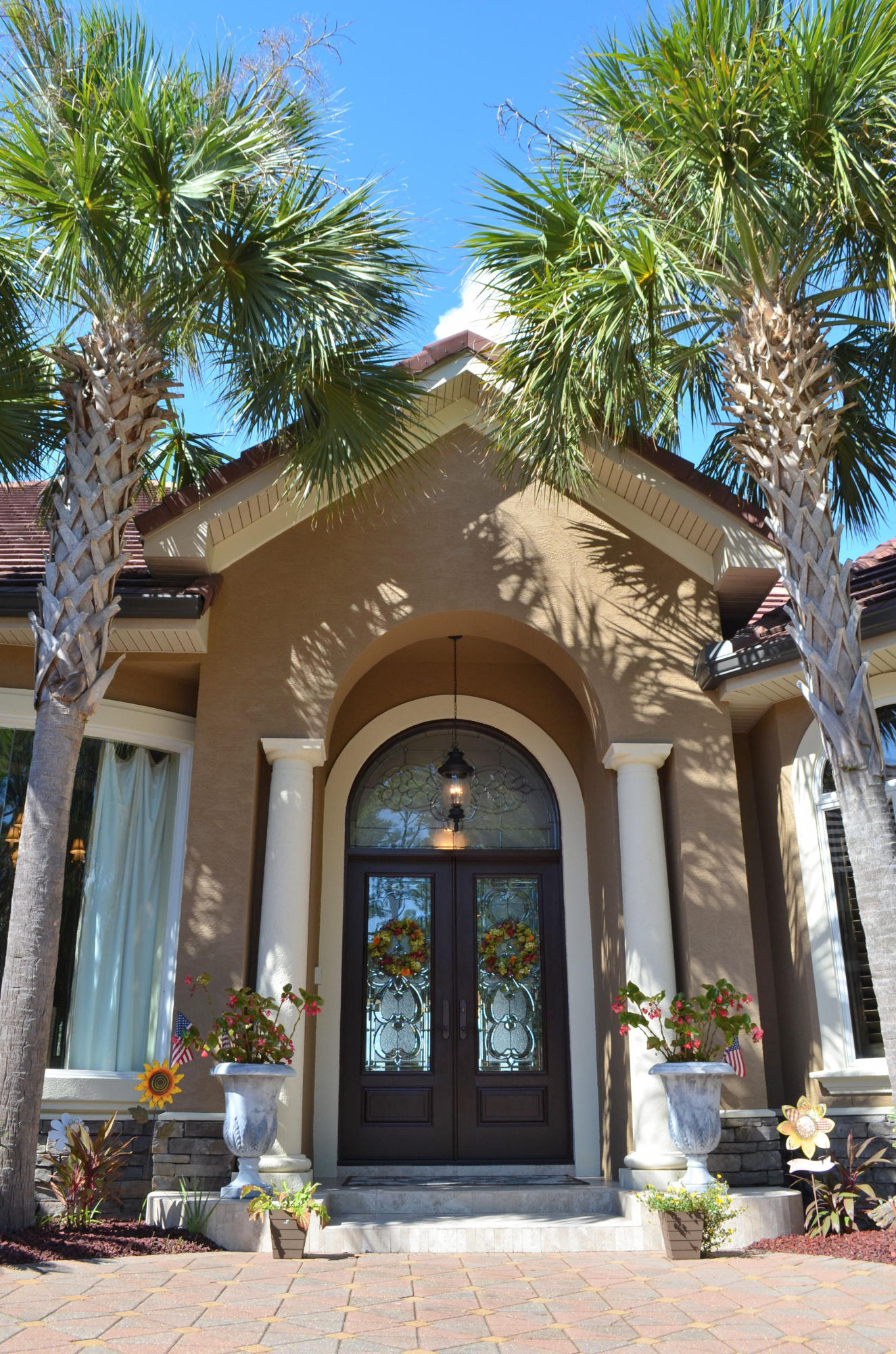SUNBURST ON THE BAY - Residential
